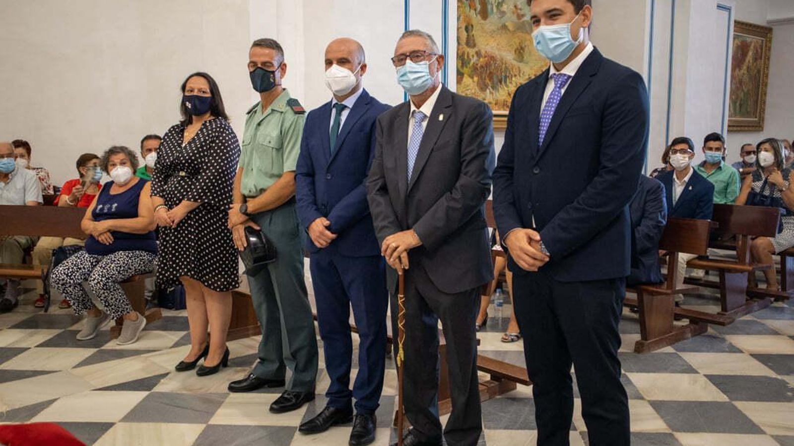 El alcalde, Francisco Torrecillas, junto a otras autoridades en la Santa Misa.
