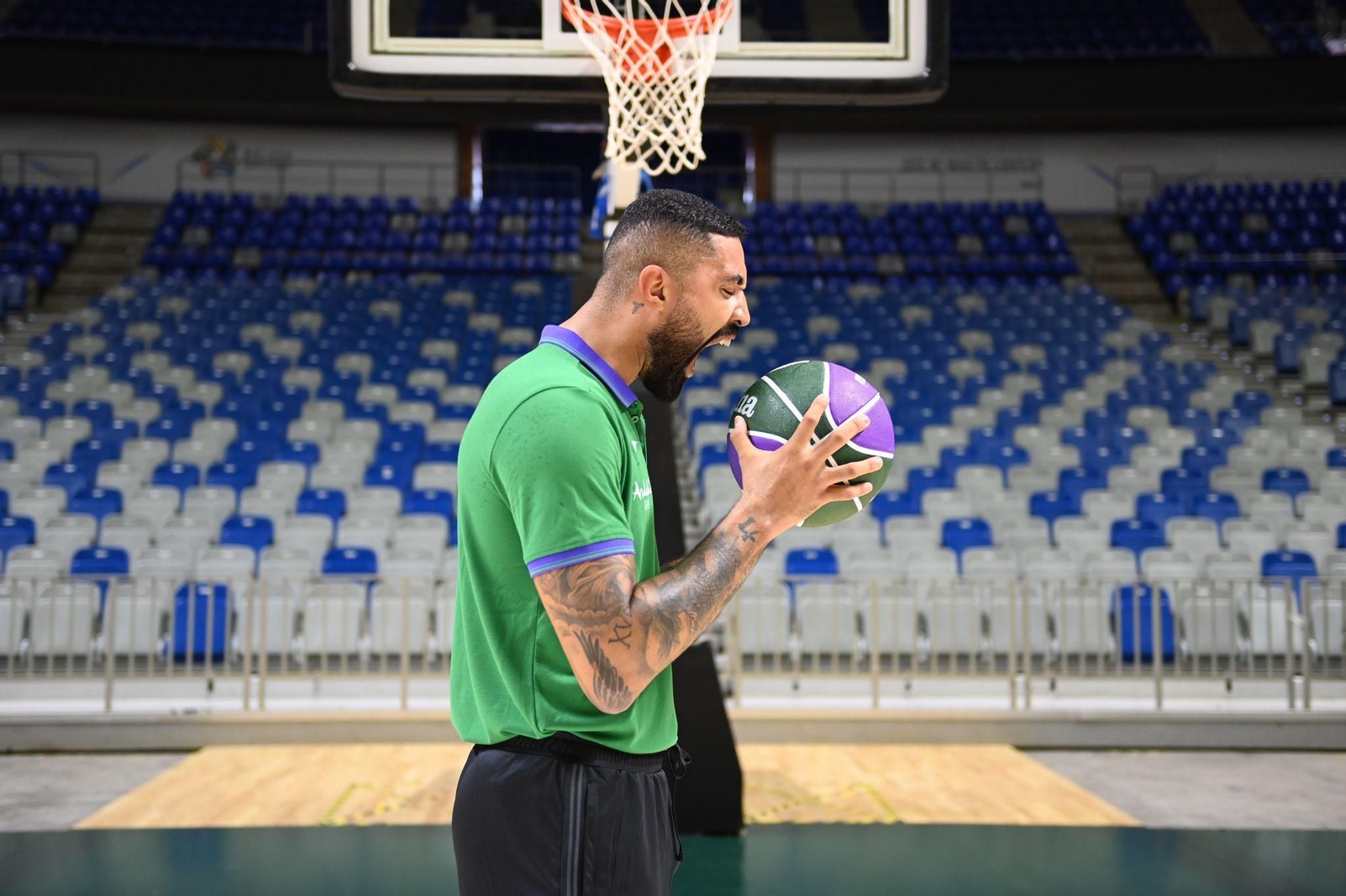 Augusto Lima, en la pista central del Carpena.