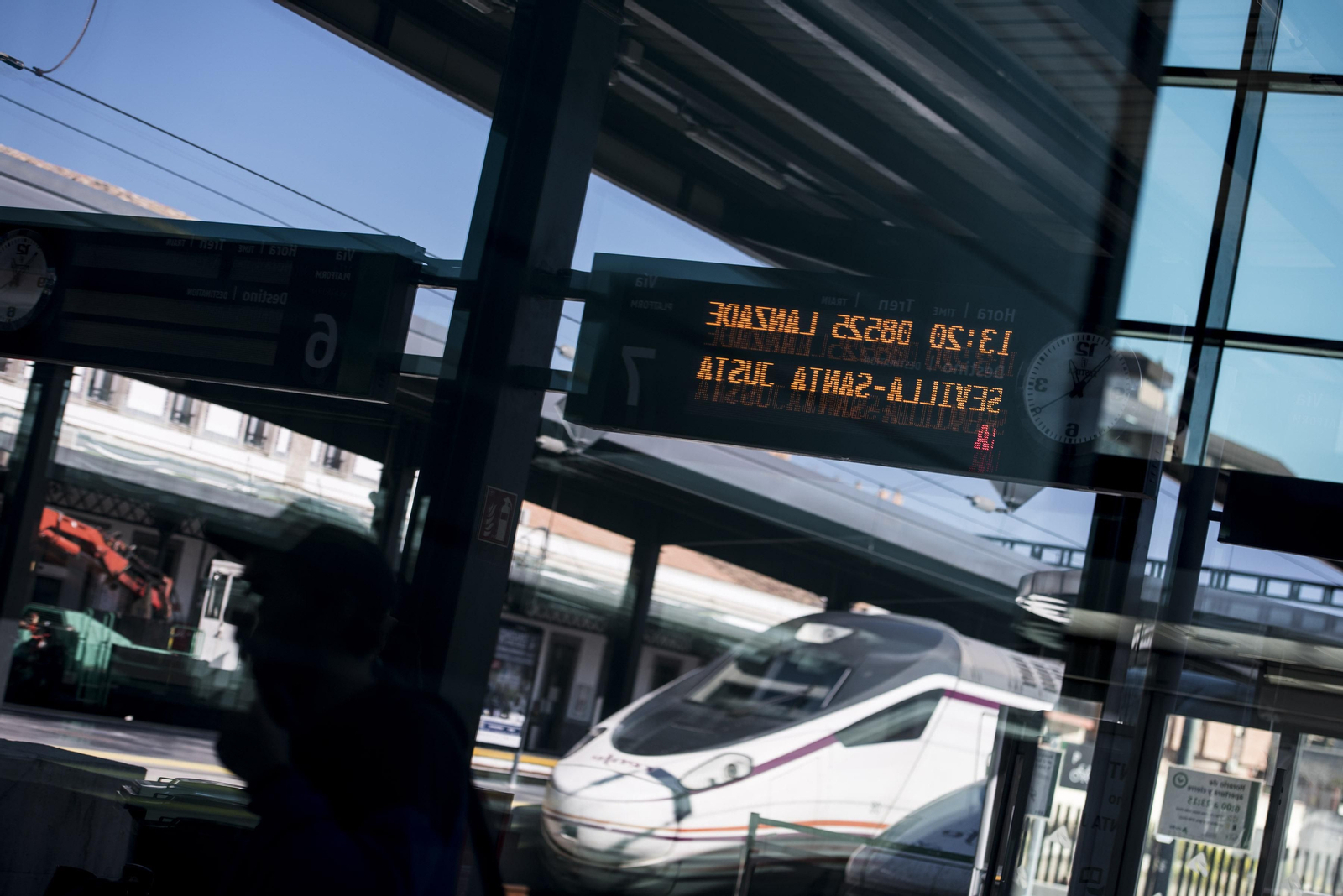 Así es el viaje entre Granada, Córdoba y Sevilla en trenes Avant de Renfe