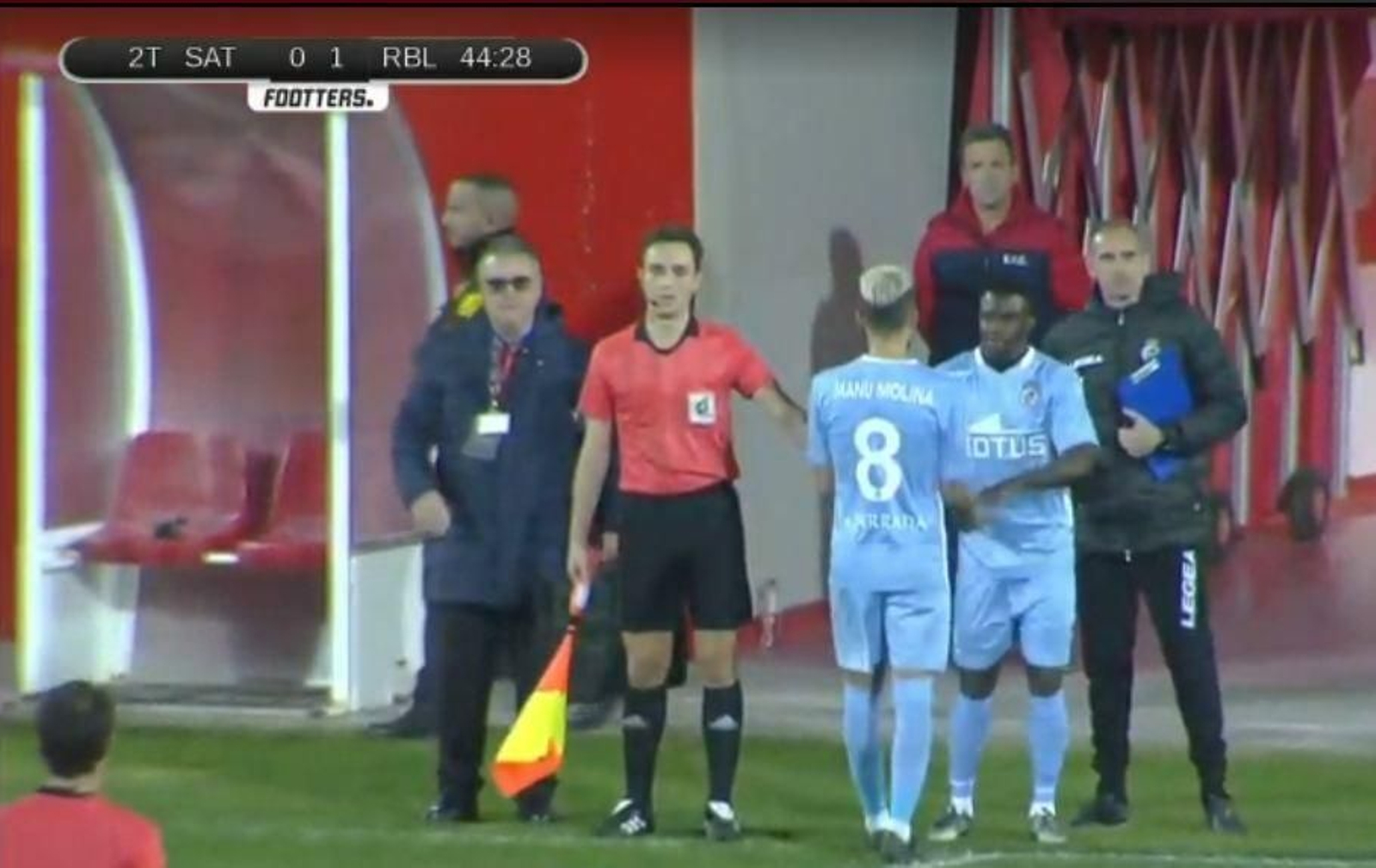 Kaya en el momento de relevar a Manu Molina