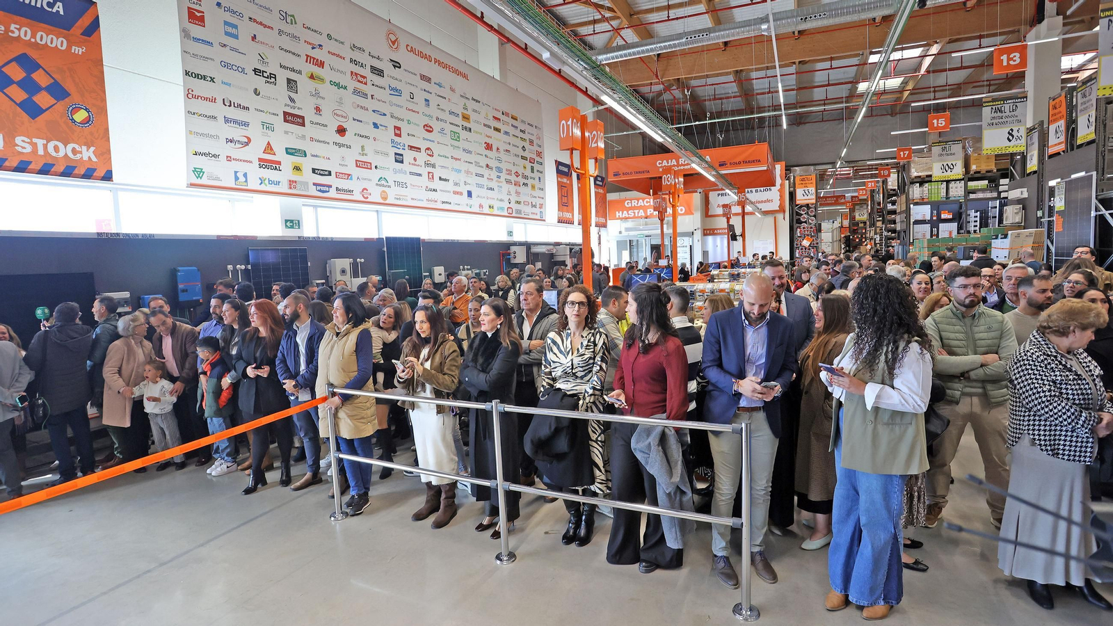 Imágenes de la inauguración de Obramat en Jerez