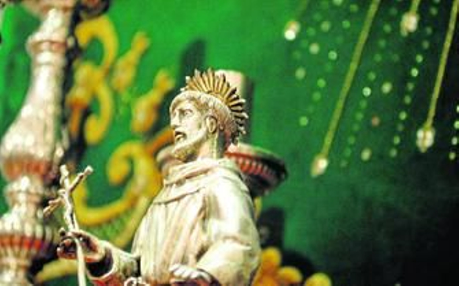 1. Imagen de San Francisco del palio de la Virgen de la Esperanza (Hermandad de la Borriquita). 2. Bordado palio de la Virgen de la Paz (Hermandad de la Vera Cruz). 3. Jarra del paso de la Virgen de los Dolores (Hermandad de Padre Jesús). 4. Pintura techo de palio Virgen de la Soledad (Hermandad de la Vera Cruz). 1. Imagen de San Francisco del palio de la Virgen de la Esperanza (Hermandad de la Borriquita). 2. Bordado palio de la Virgen de la Paz (Hermandad de la Vera Cruz). 3. Jarra del paso de la Virgen de los Dolores (Hermandad de Padre Jesús). 4. Pintura techo de palio Virgen de la Soledad (Hermandad de la Vera Cruz).