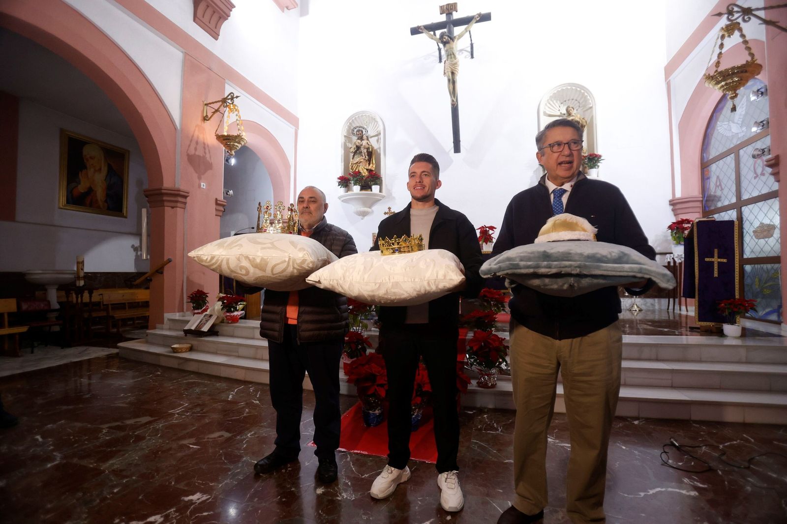 Presentación de los reyes magos de la cabalgata de Santa Rosa-Valdeolleros