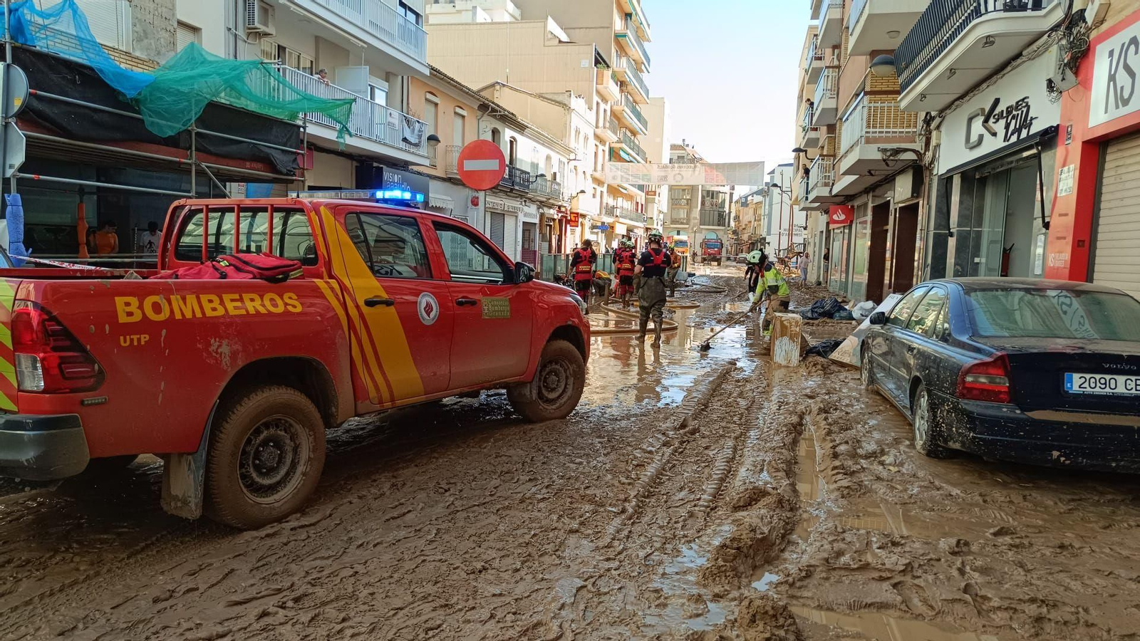 Los Bomberos de Granada colaboran en las tareas de achique de agua Los Bomberos de Granada colaboran en las tareas de achique de agua