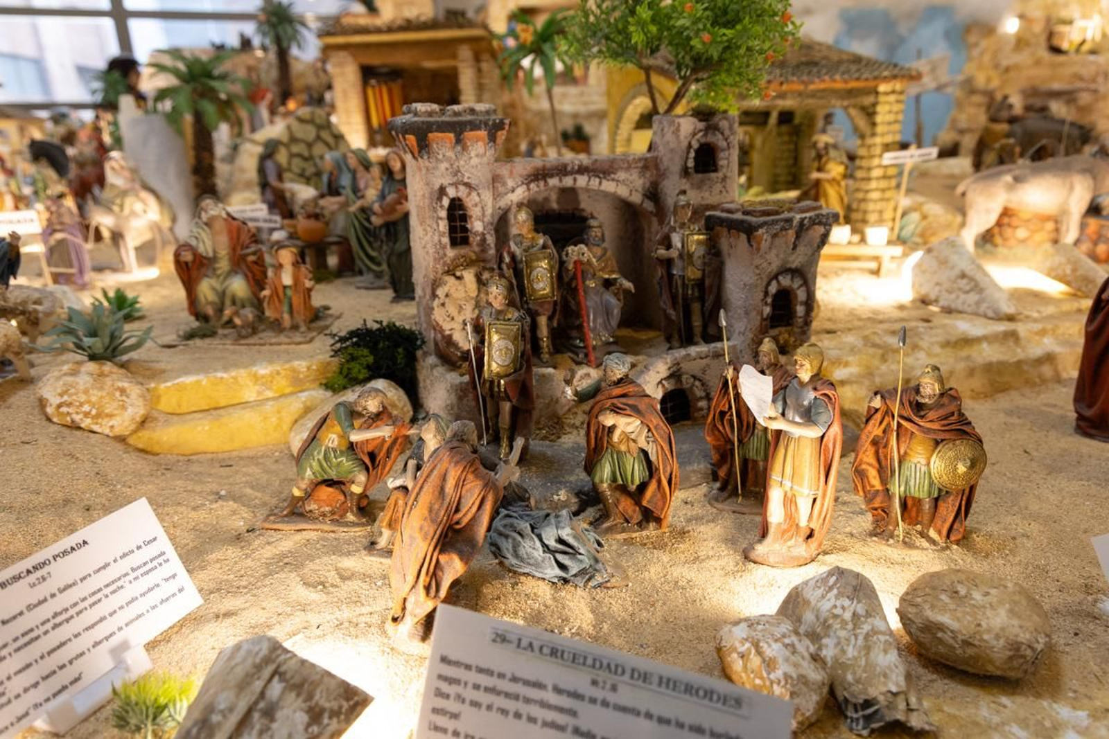 En imágenes: así es el Belén Bíblico con más de un millar de piezas artesanas de los abuelos María y Rafael