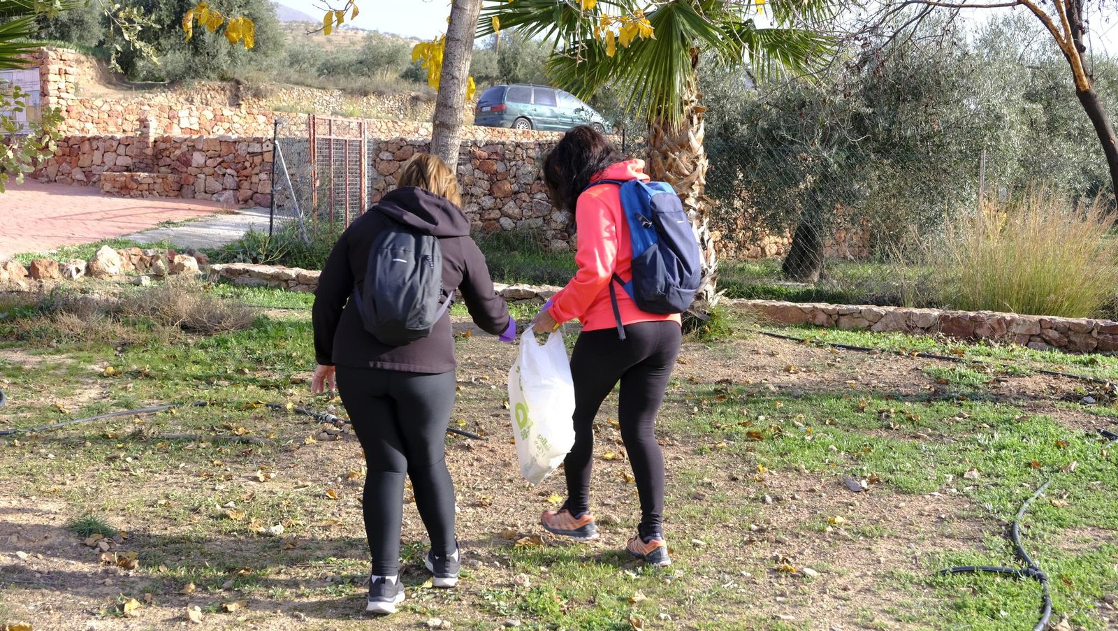 Limpieza y senderismo por la Alpujarra, en imágenes