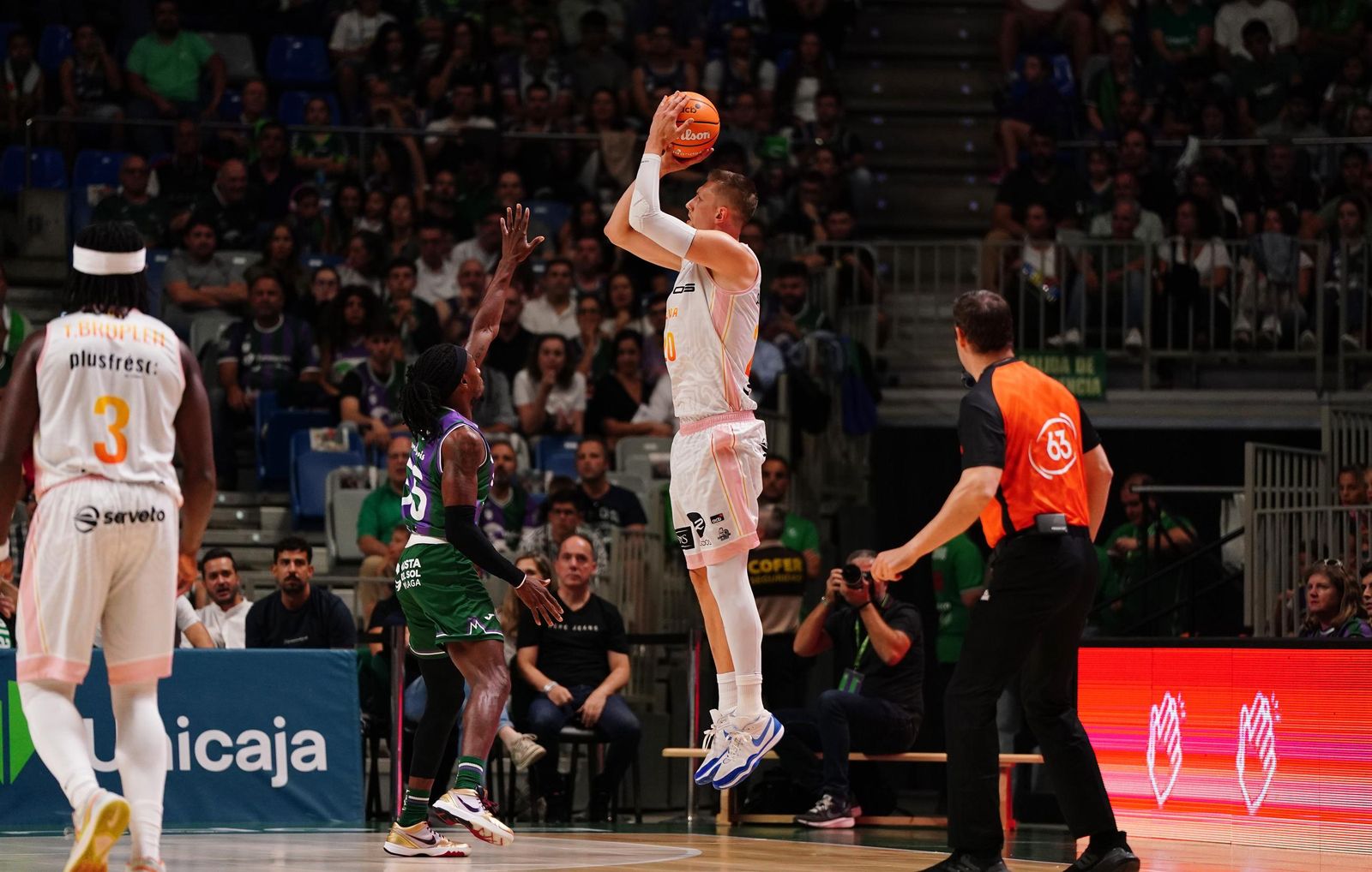Las fotos del Unicaja-Hiopos Lleida