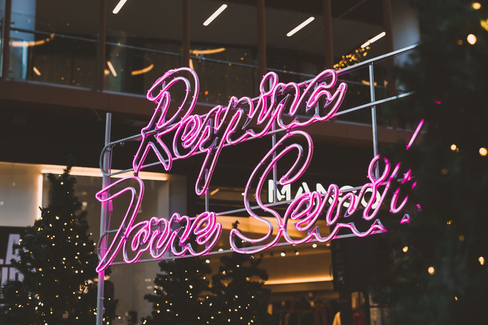 El centro comercial celebra el Festival de Navidad Respira Torre Sevilla desde este sábado.