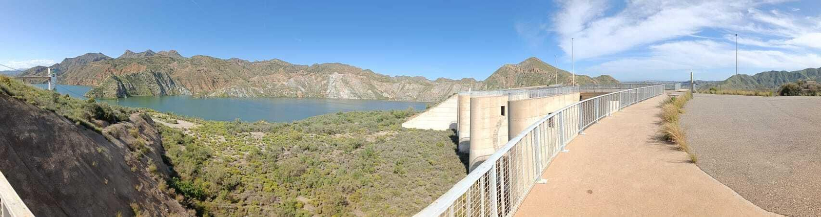 Así se encuentra el embalse de Cuevas del Almanzora tras dos meses intentos de lluvias.
