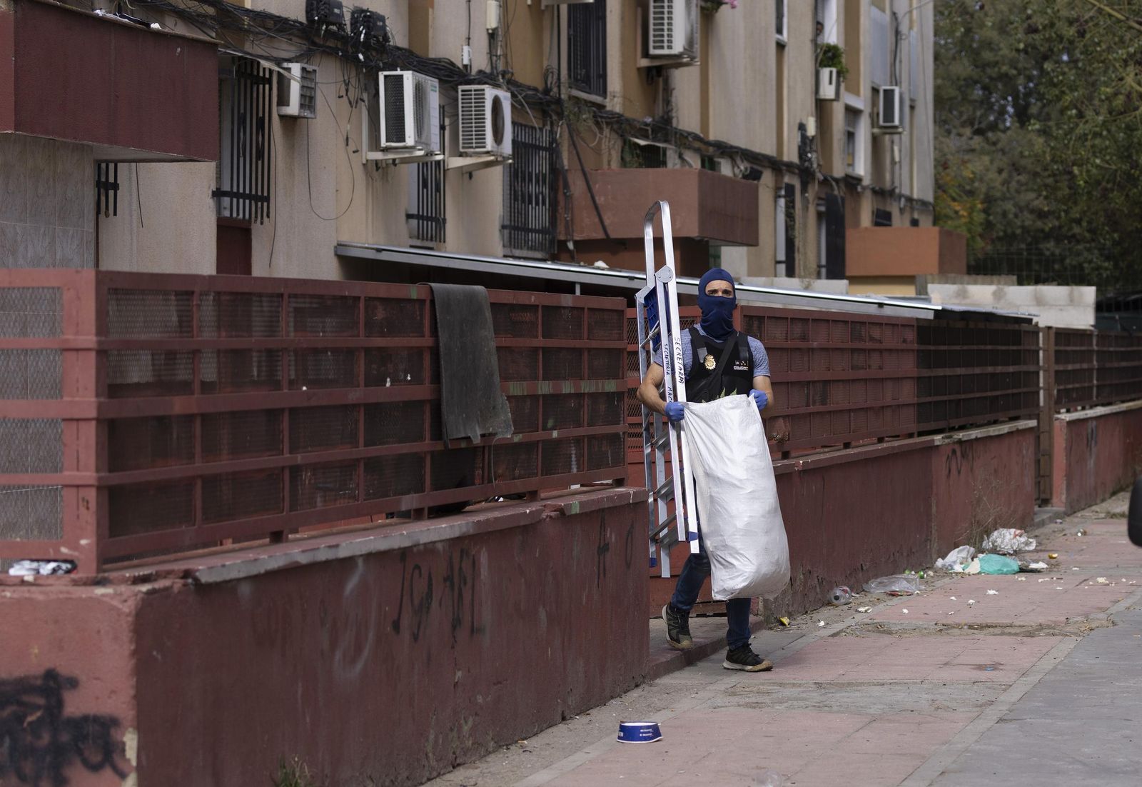 Batida contra la marihuana en el Polígono Norte, todas las fotos