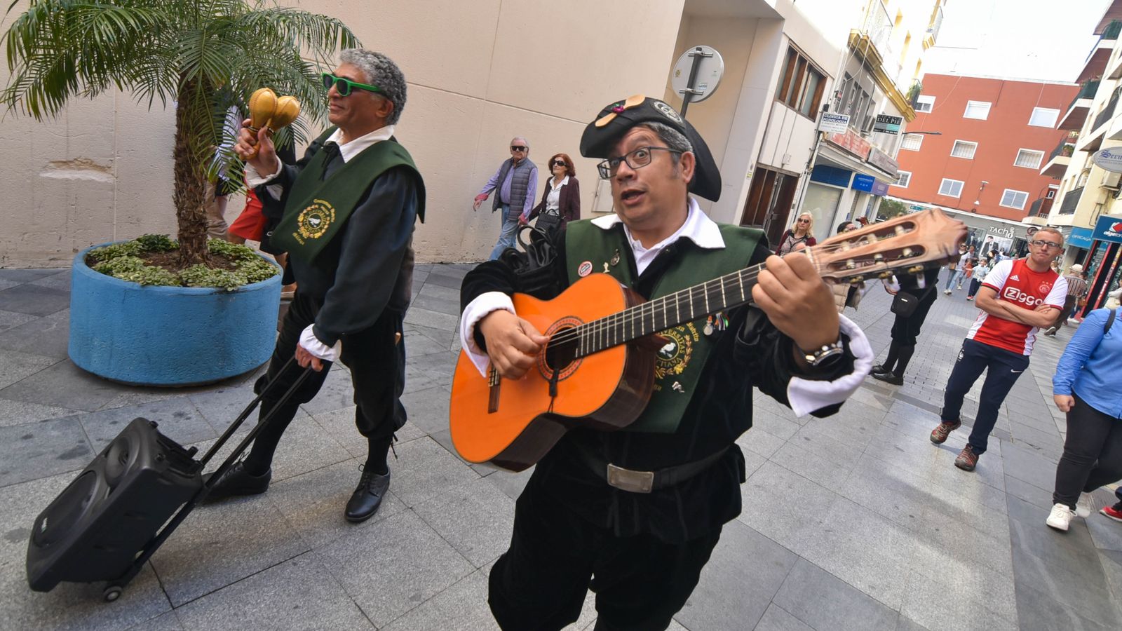 Fotos del pasacalles del X Certamen Internacional de Tunas Ciudad de Algeciras