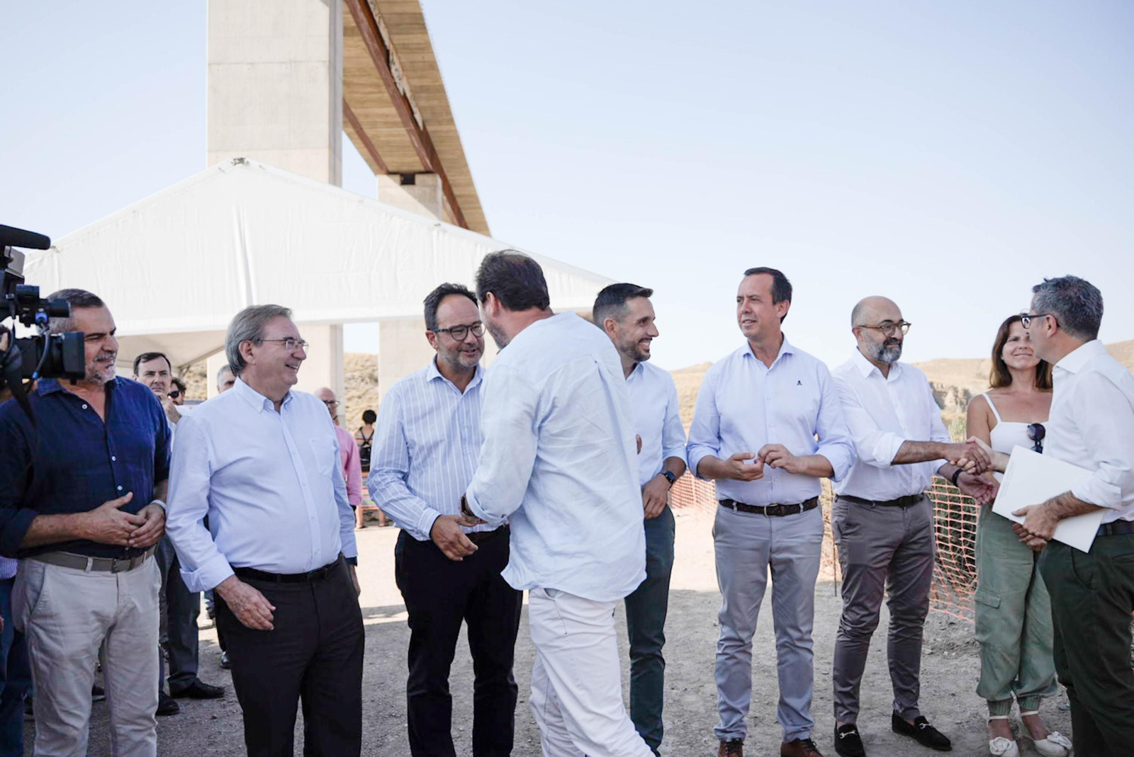 Los ministros Félix Bolaños y Óscar Puente visitan el viaducto de los Feos de Almería