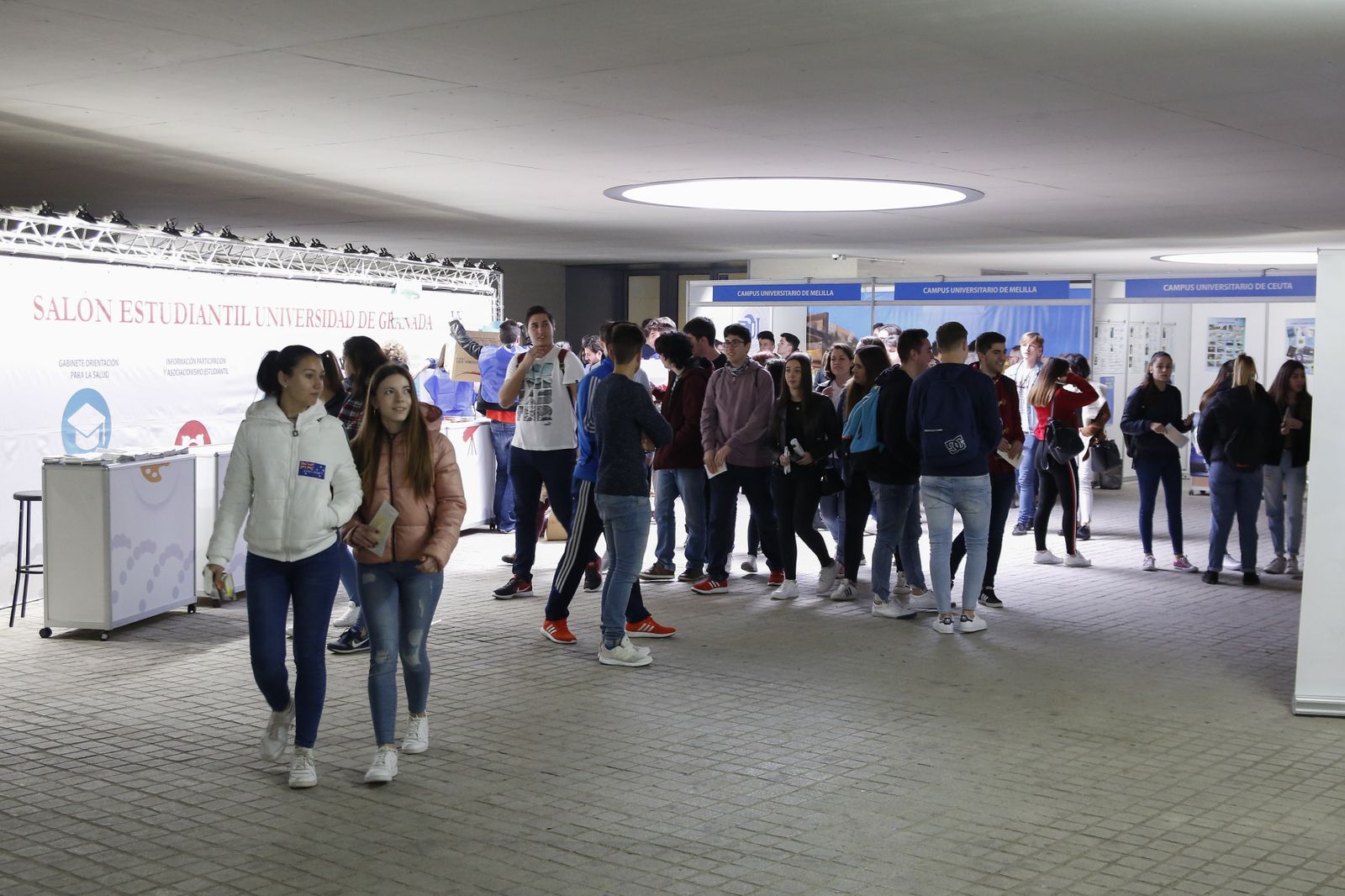 Ambiente, ayer, en el Paraninfo del PTS, que acoge el Salón Estudiantil.