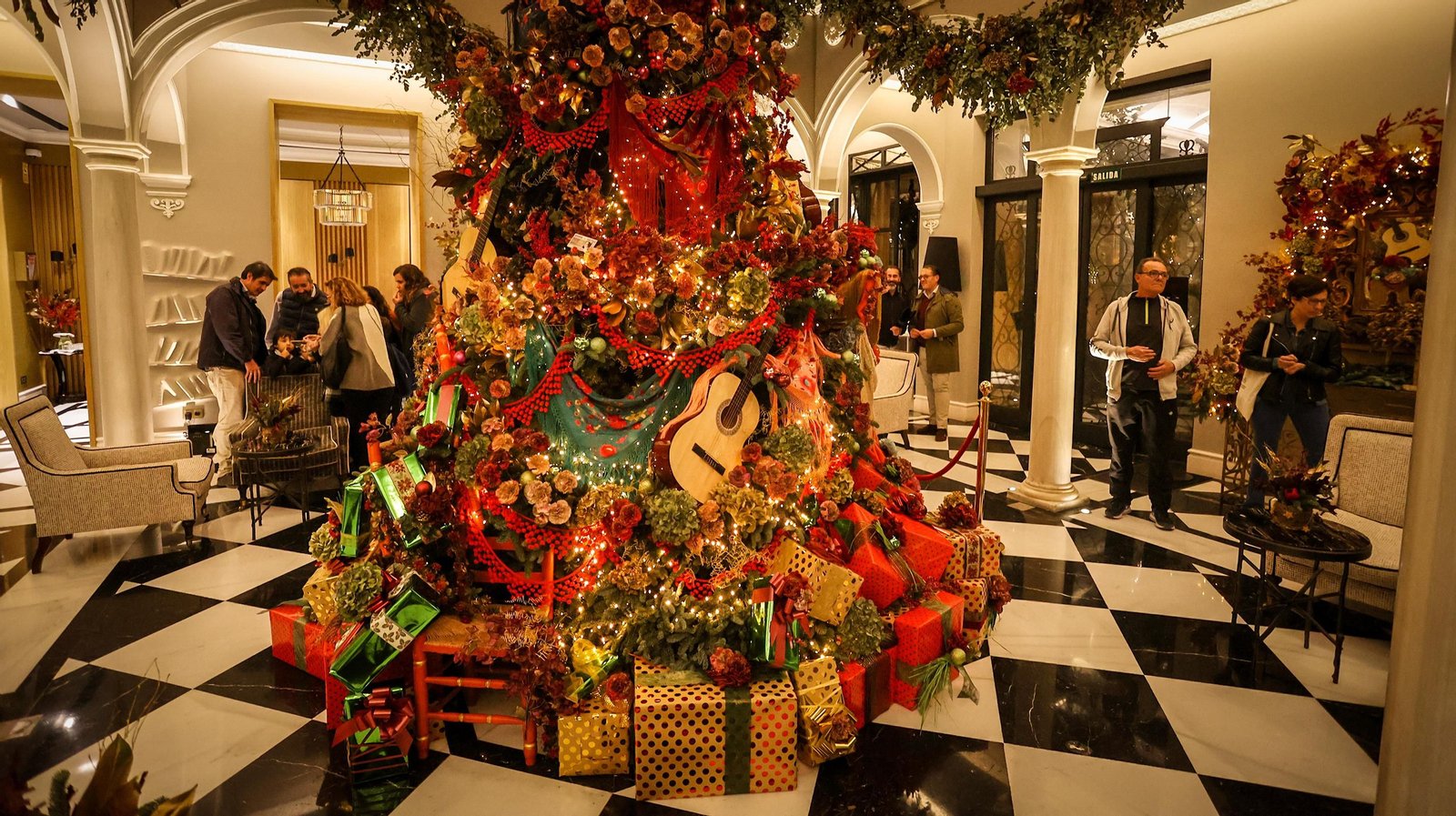 Espectacular decoración navideña del Hotel Casa Palacio María Luisa de Jerez