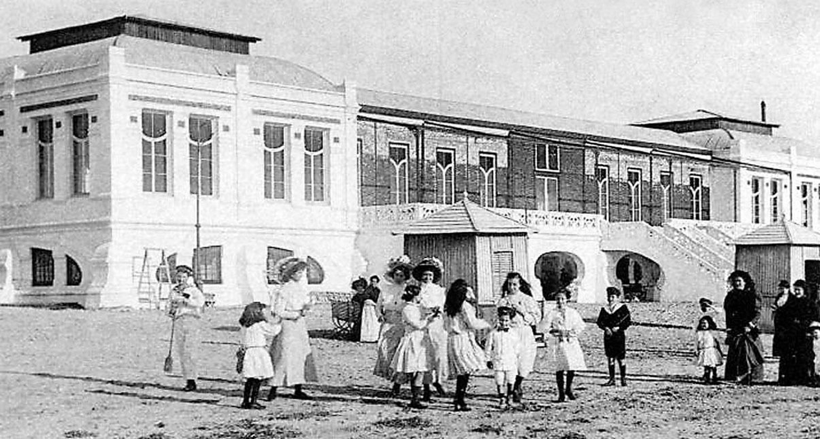 Del viejo Balneario al lujoso Hotel Playa. Una historia en imágenes