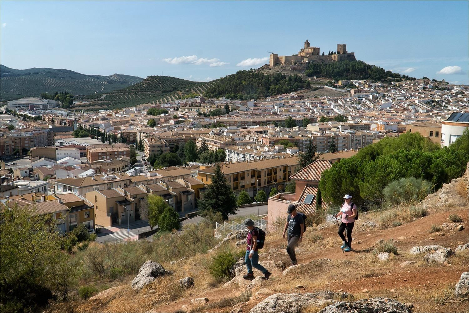 Además de su patrimonio histórico, Alcalá la Real te ofrece varias opciones de senderismo y deportes de aventura. Además de su patrimonio histórico, Alcalá la Real te ofrece varias opciones de senderismo y deportes de aventura.