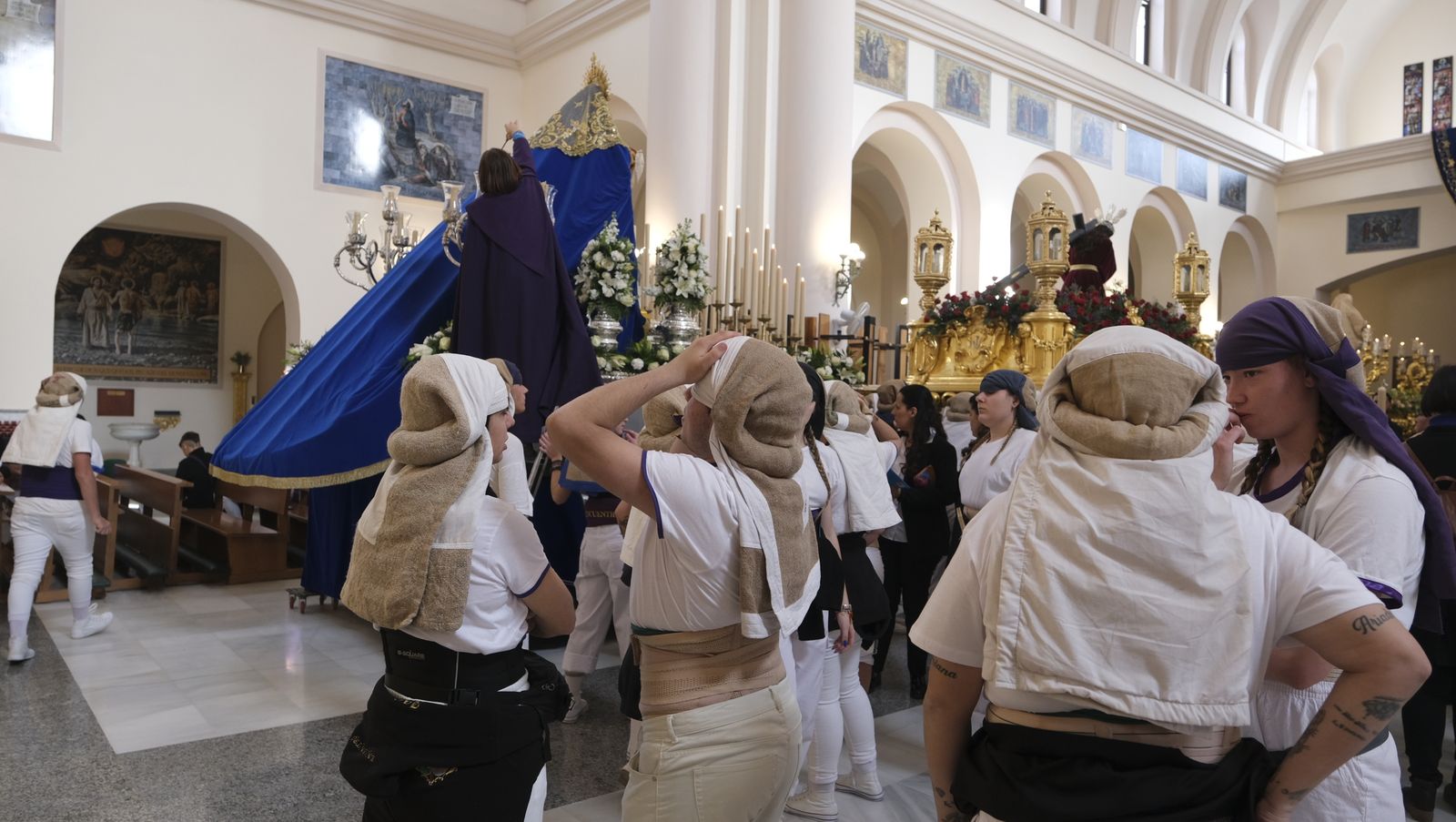 La procesión del Encuentro por las calles de Almería, en imágenes