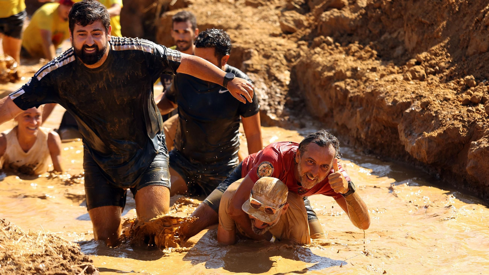 Búscate en la VII Carrera del Barro en La Barca