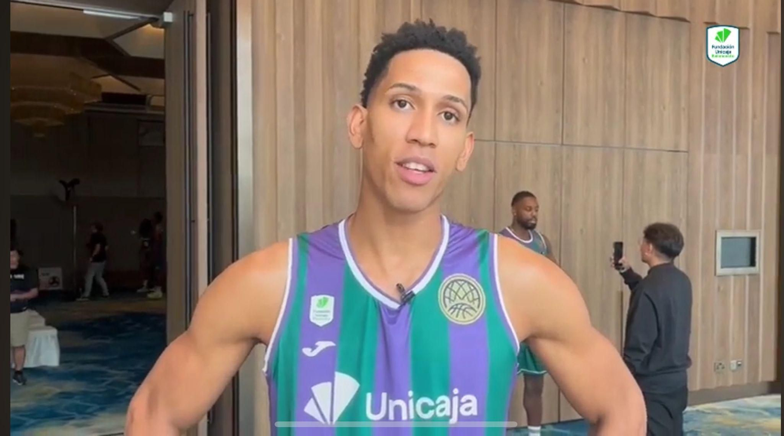 Tyson Pérez, en los micrófonos del club. Tyson Pérez, en los micrófonos del club.