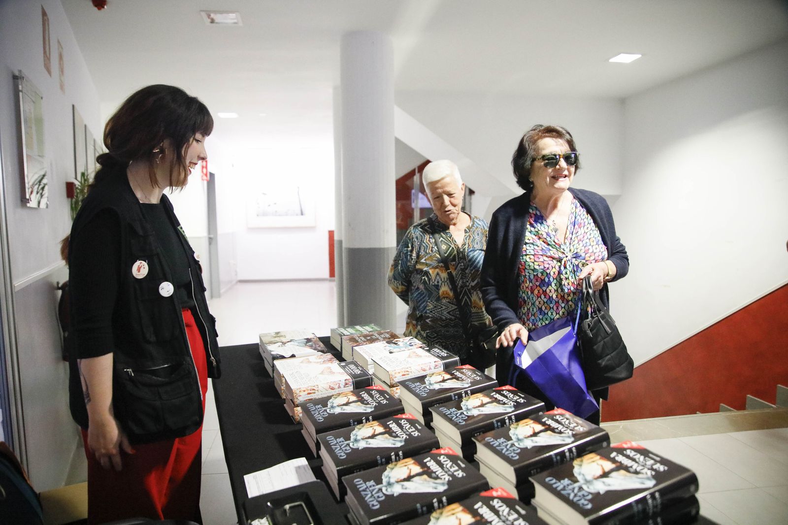 Imágenes del libro "La sombra de los sueños" de Gonzalo Giner