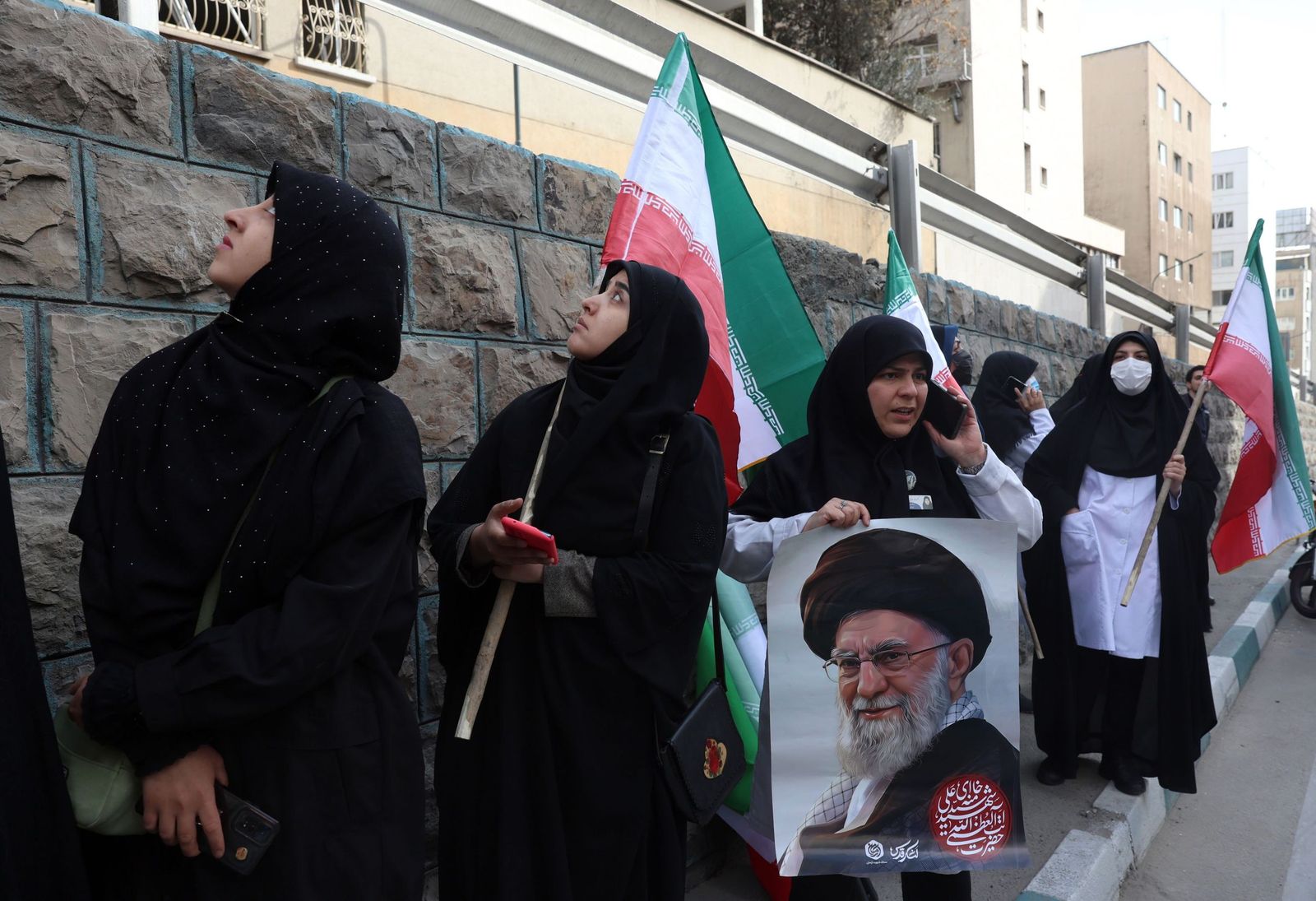 Galería Gráfica: Otra jornada de misiles, fuego, humo y militarización en Oriente Medio