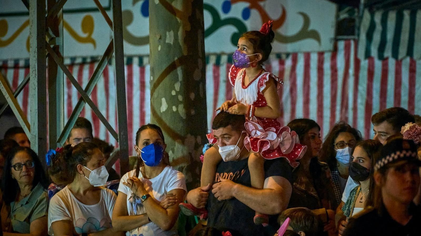El público no ha querido perderse el acto de apertura de la fiesta grande, después de que no se haya celebrado durante dos años. El público no ha querido perderse el acto de apertura de la fiesta grande, después de que no se haya celebrado durante dos años.