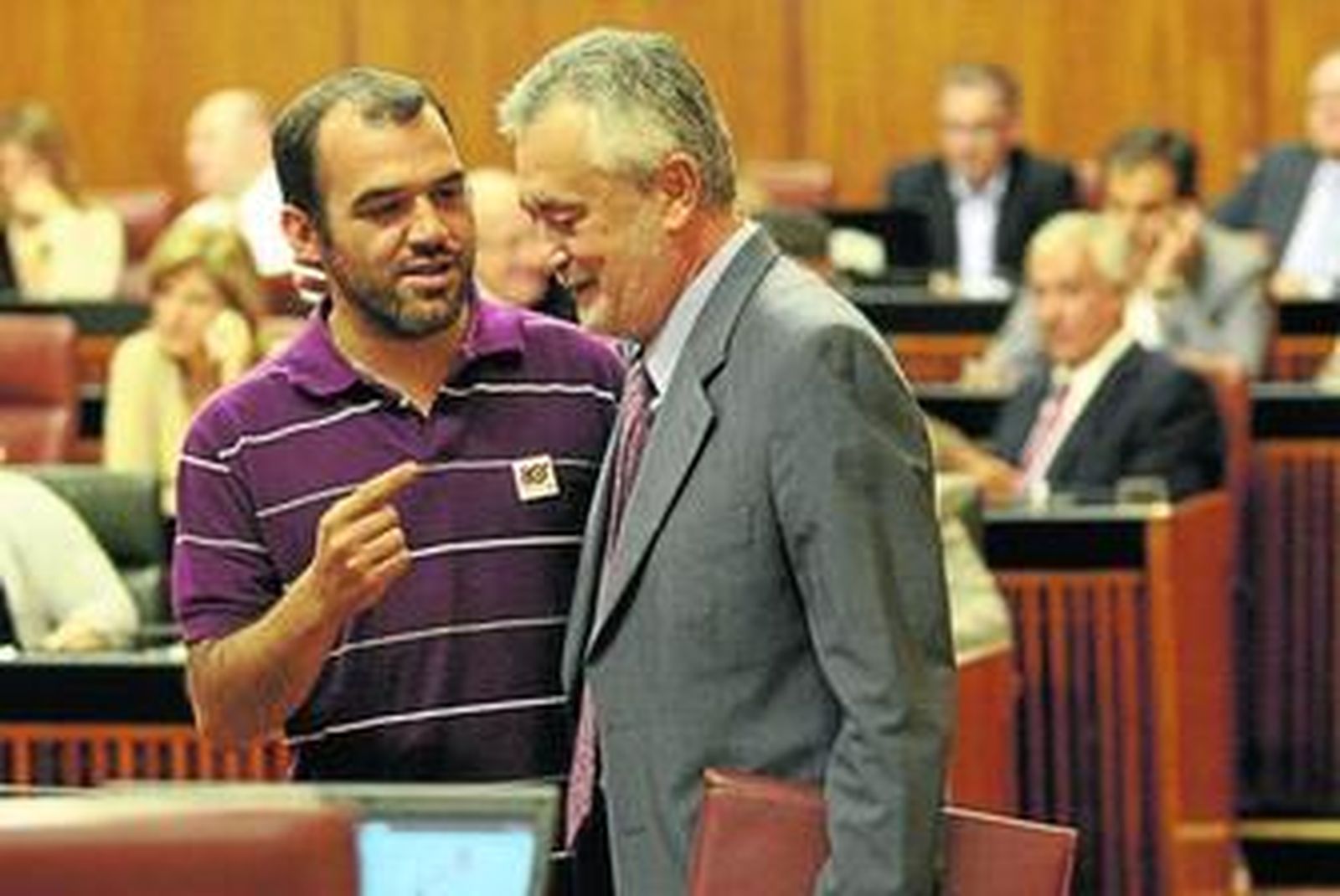 Puño de hierro, guante de seda