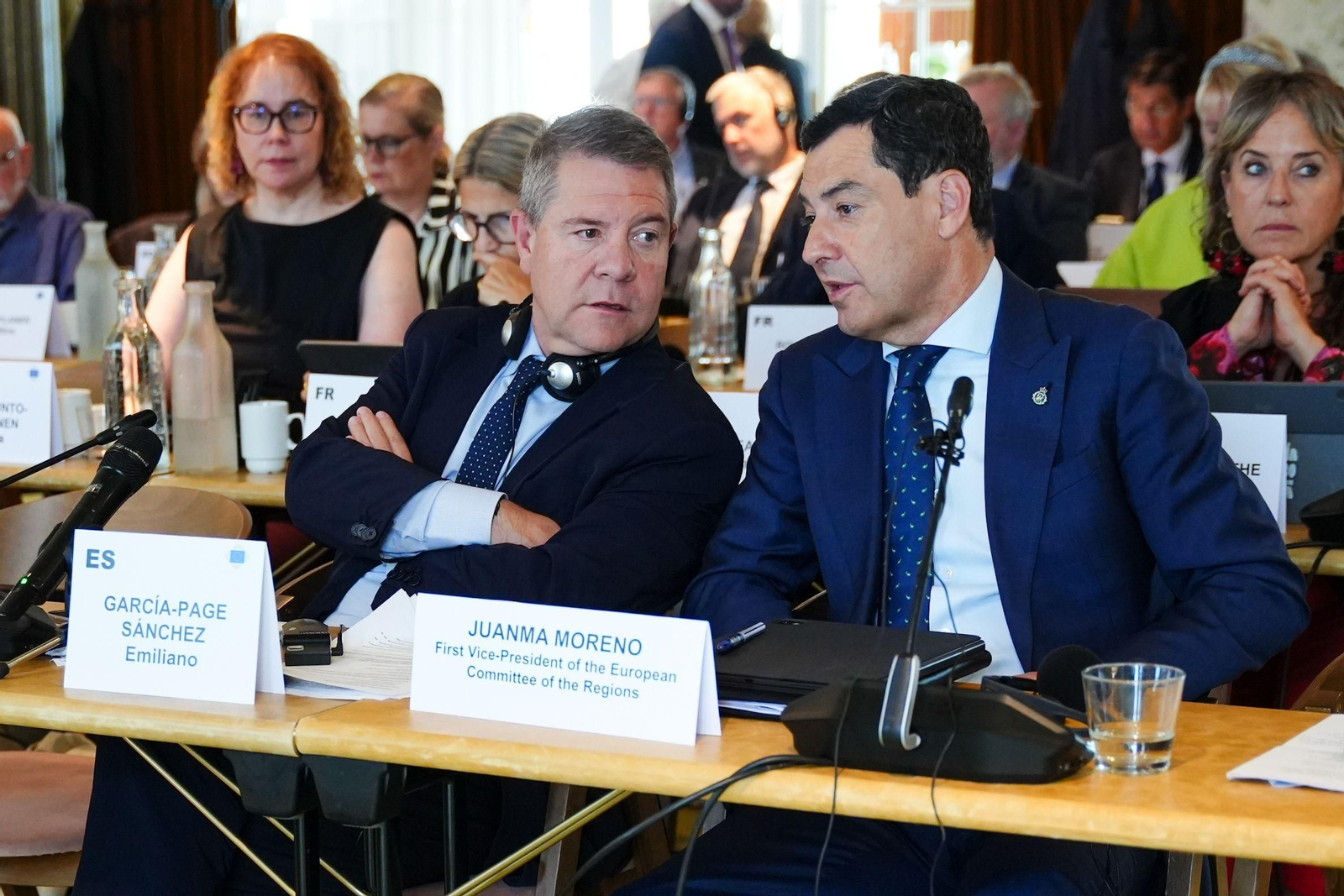 Emiliano García-Page y Juanma Moreno, en el Comité de las Regiones.