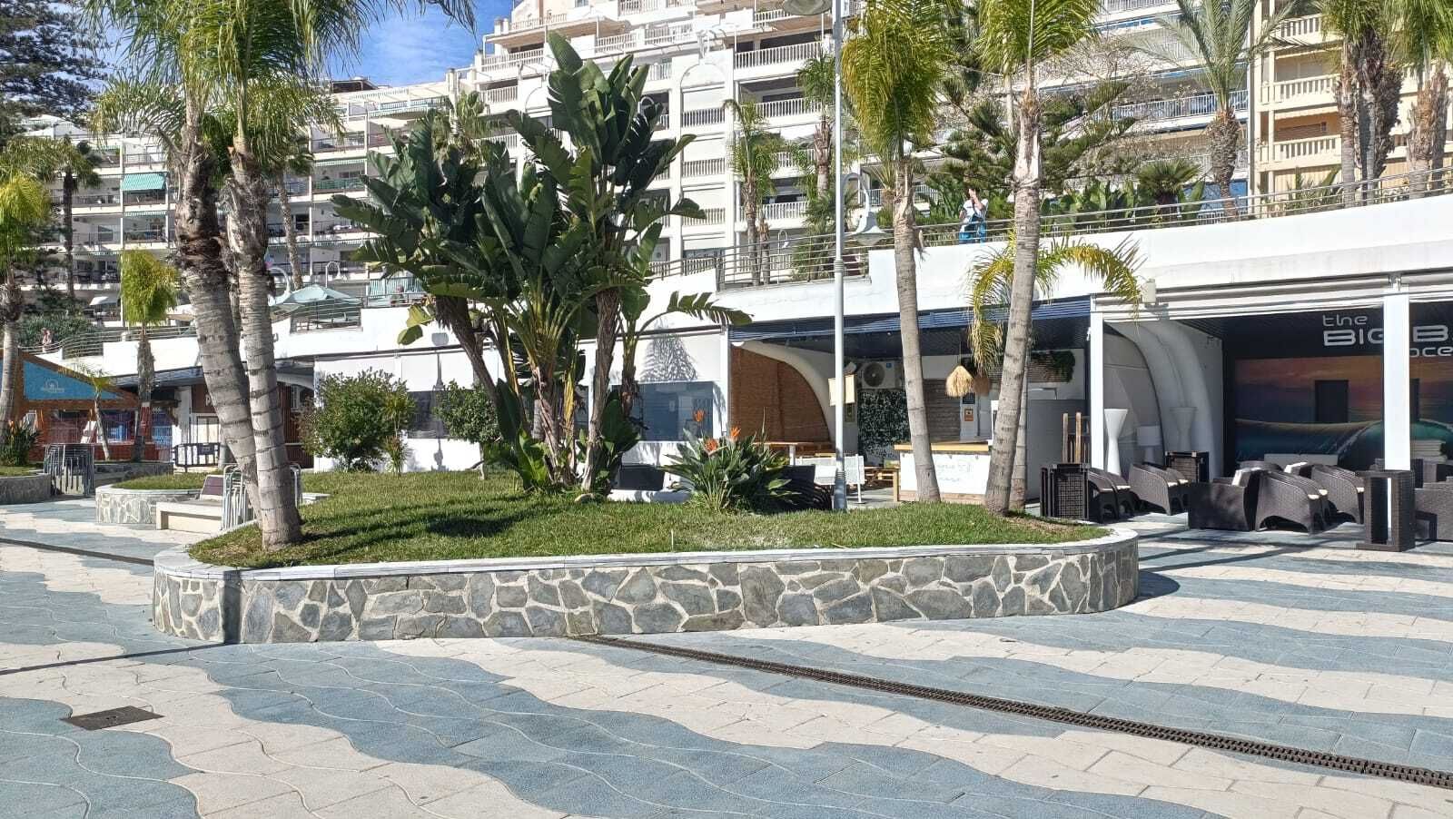 Almuñécar saca a licitación dos locales de ocio situados en los Bajos del Fenicio y el Altillo