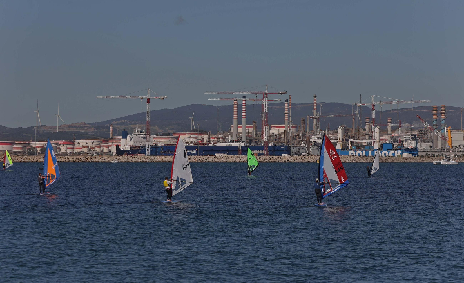 Fotos de la segunda jornada de la Copa de Andalucía de la clase windsurfer en La Línea