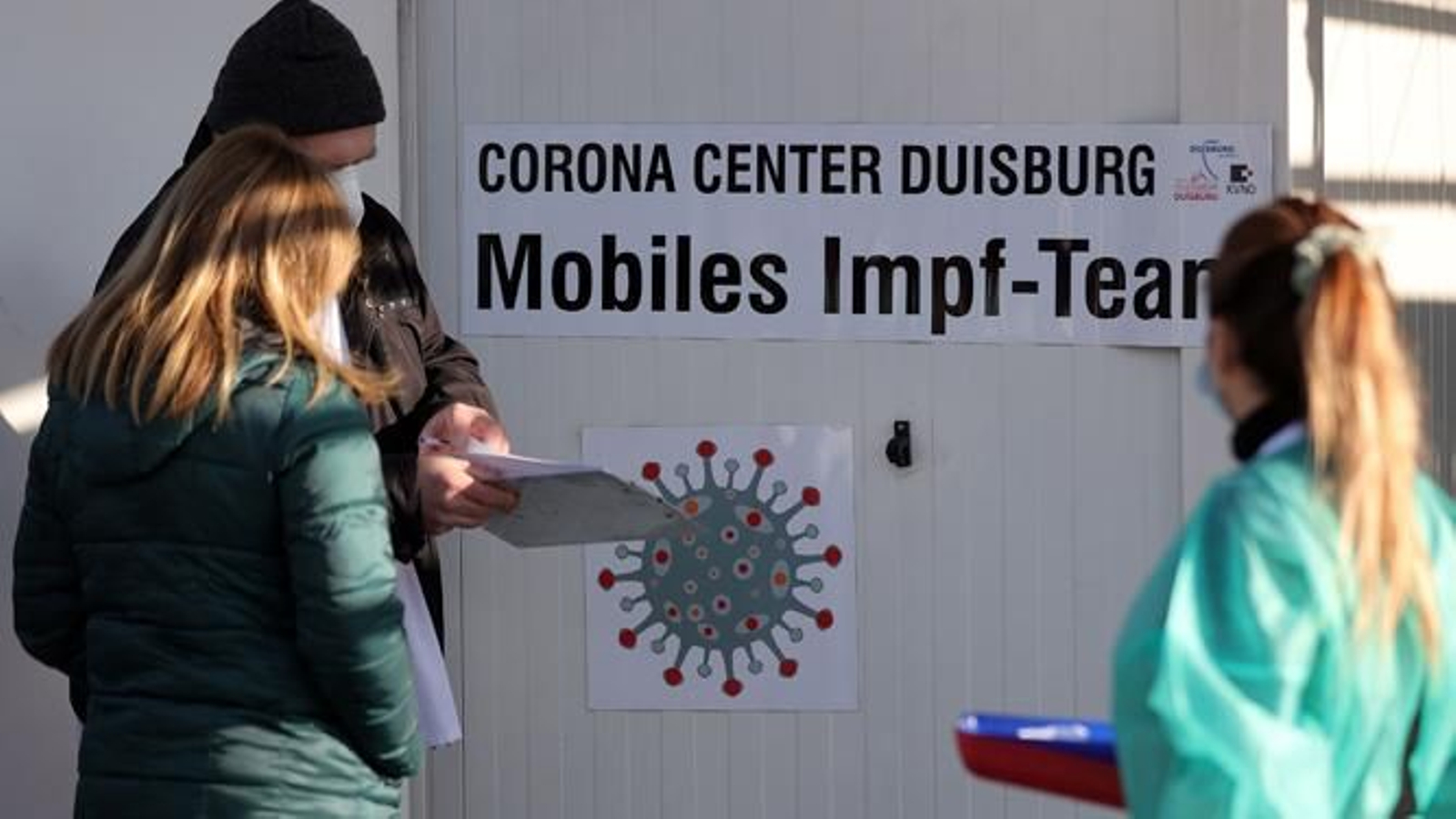 Centro móvil de vacunación en la ciudad de Duisburg.