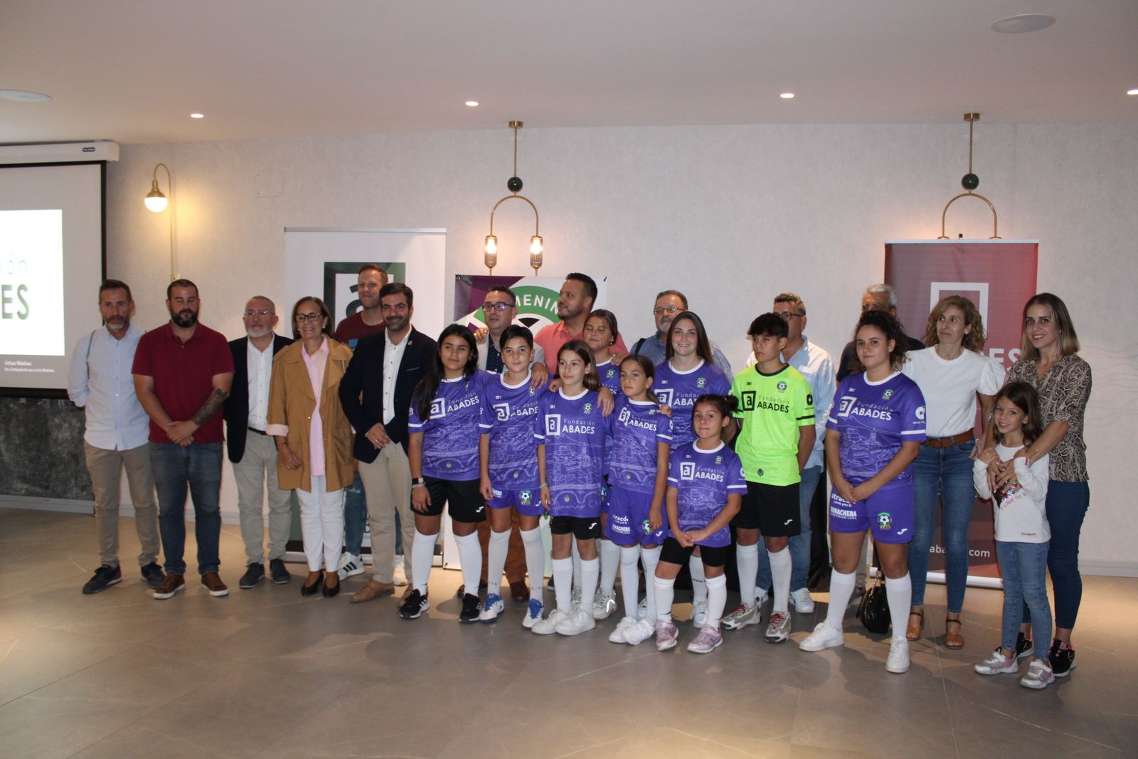 Alguna de las jugadoras del Loja Femenino durante la presentación del proyecto.