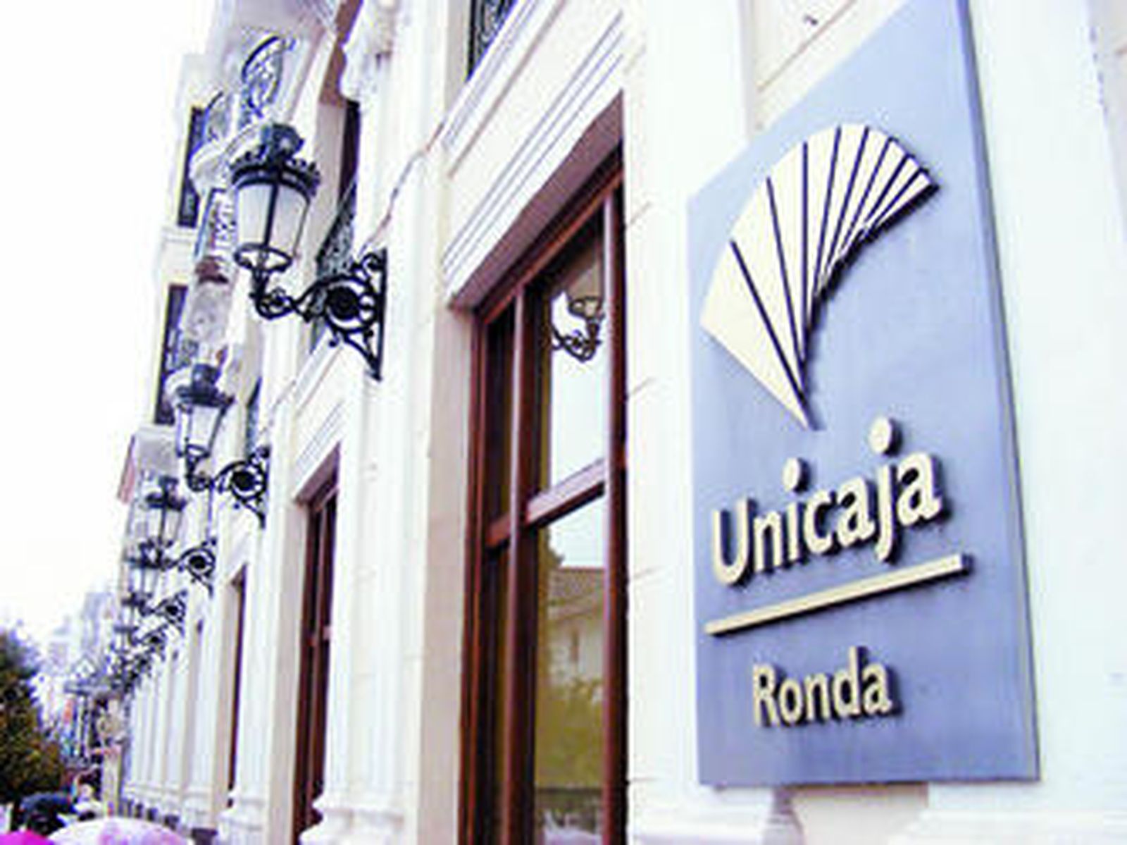 Fachada del centro que mantiene la entidad en la ciudad del Tajo.