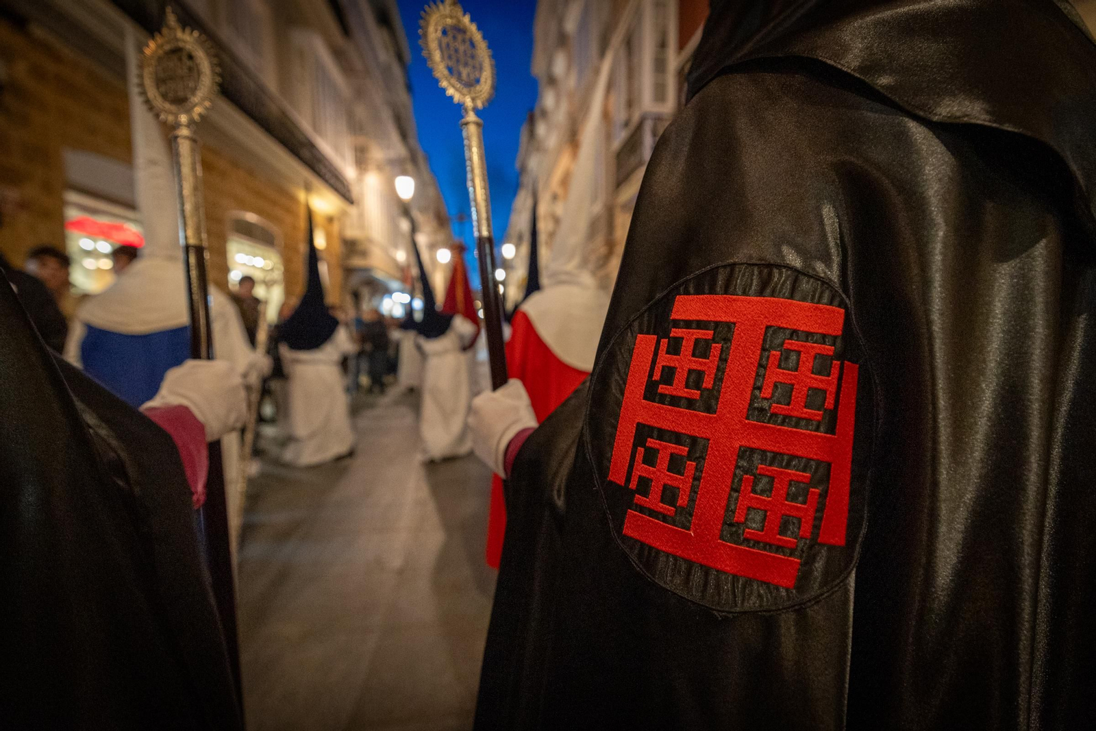 Las imágenes de la archicofradía de Ecce Homo en la Semana Santa de Cádiz de 2024