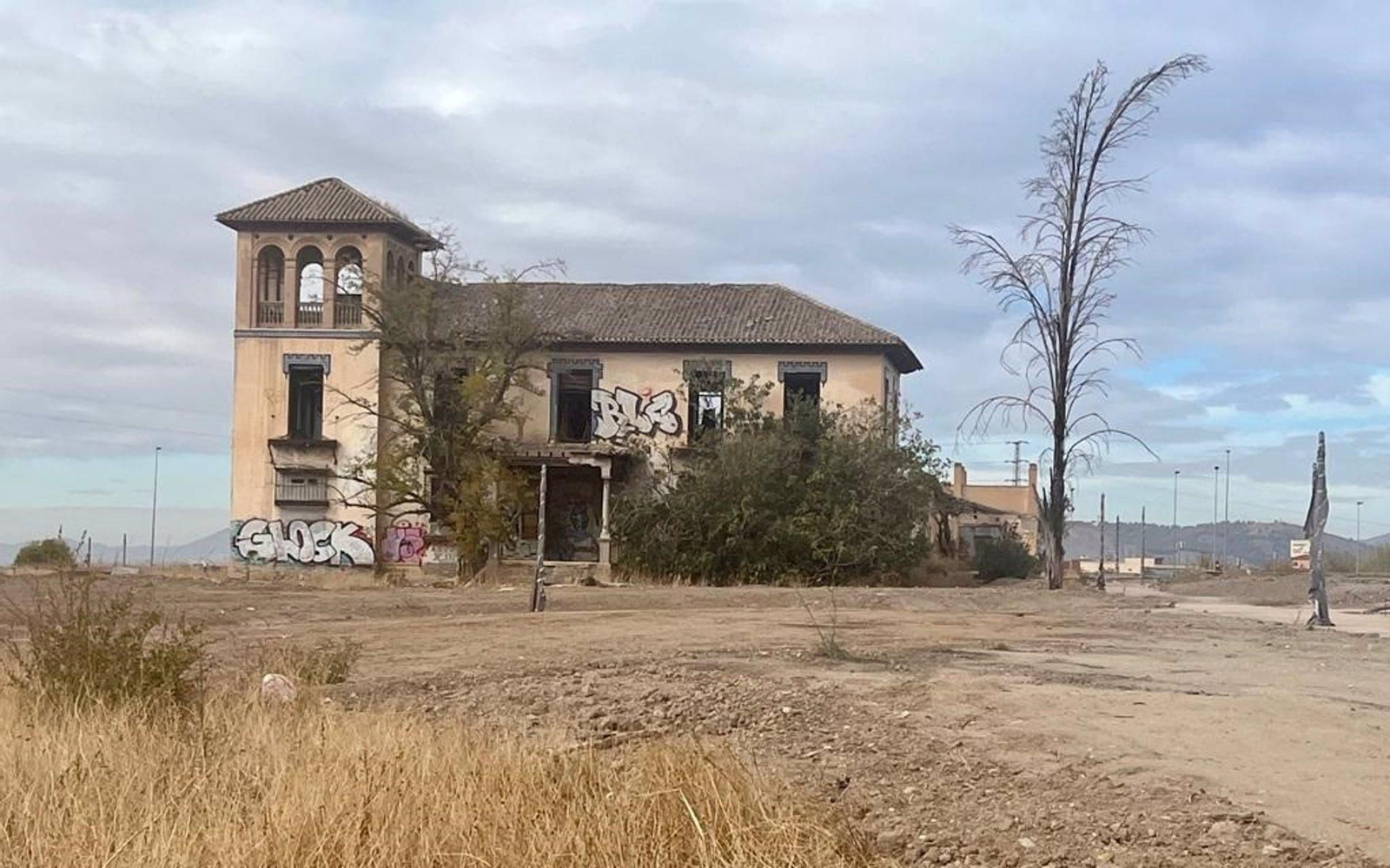 Vox acusa al equipo de gobierno de "permitir" la ocupación del Cortijo de los Cipreses de Granada Vox acusa al equipo de gobierno de "permitir" la ocupación del Cortijo de los Cipreses de Granada