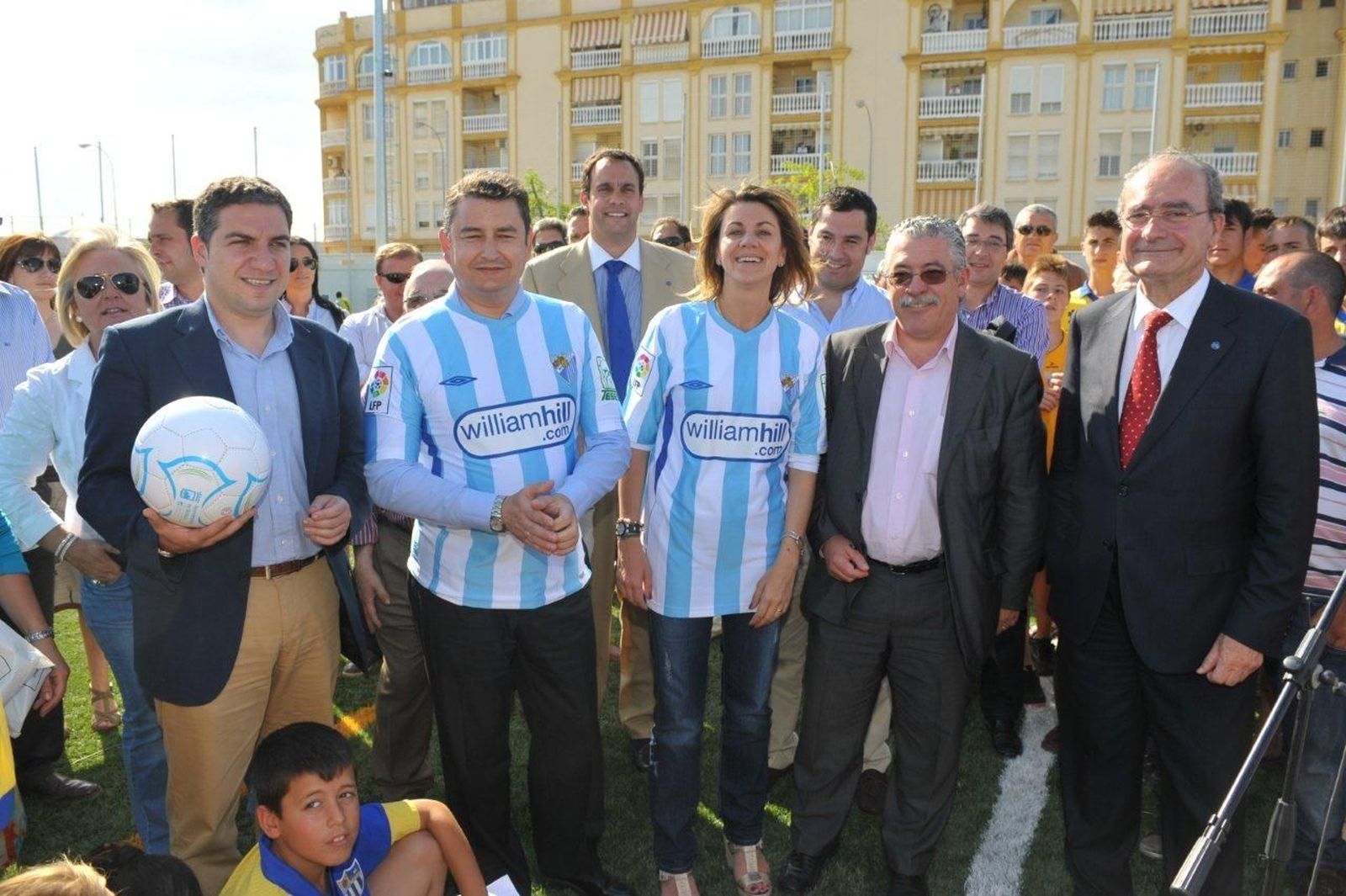 Polémica inauguración 'popular' de una obra municipal