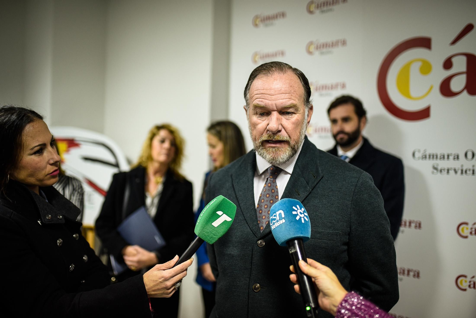 Imágenes de la presentación de la Consejera de Economía de los Fondos Europeos a los empresarios onubenses