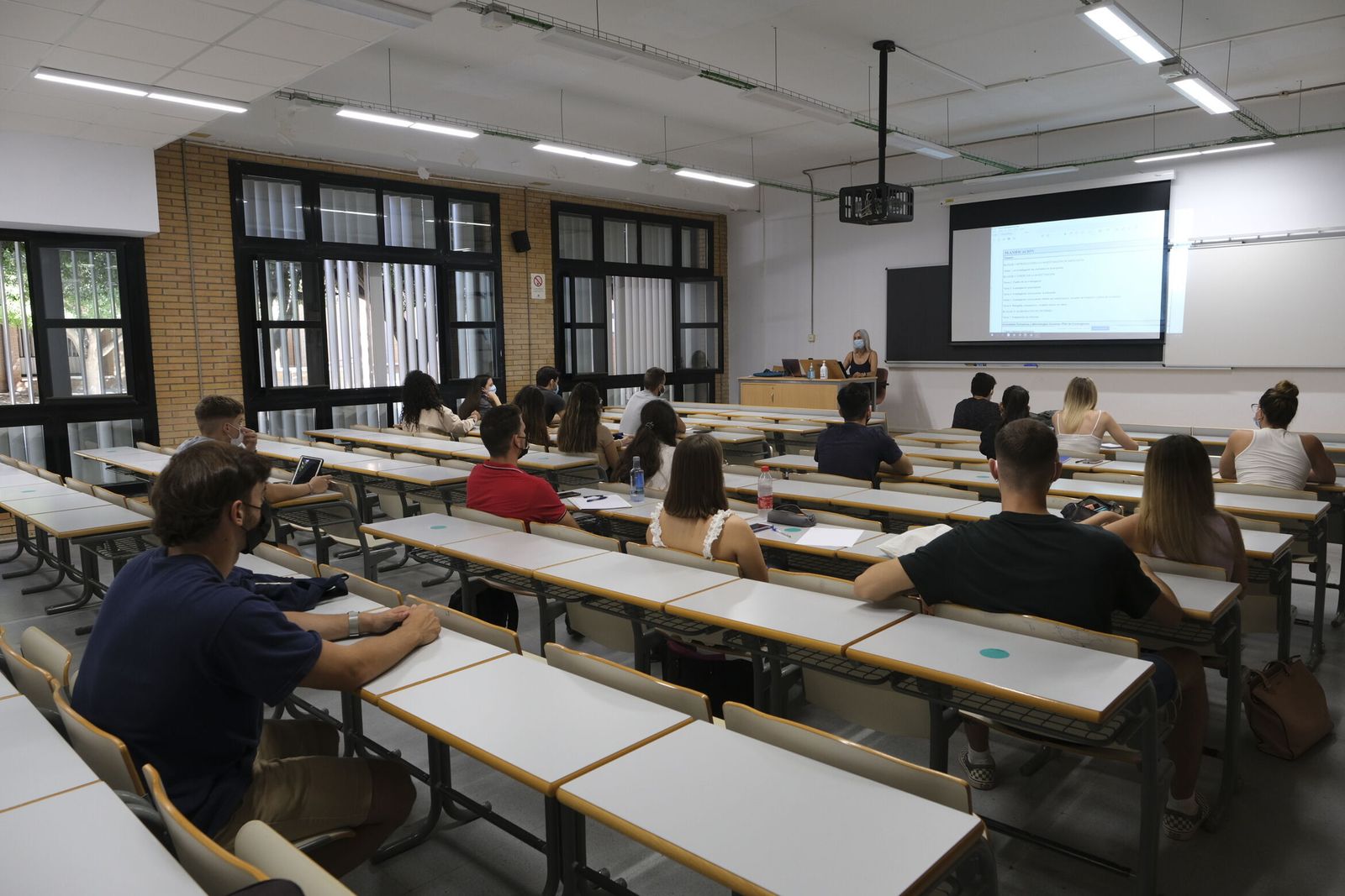 Más de 380 alumnos de Grado de la UAL solicitan la adaptación de sus exámenes por coronavirus