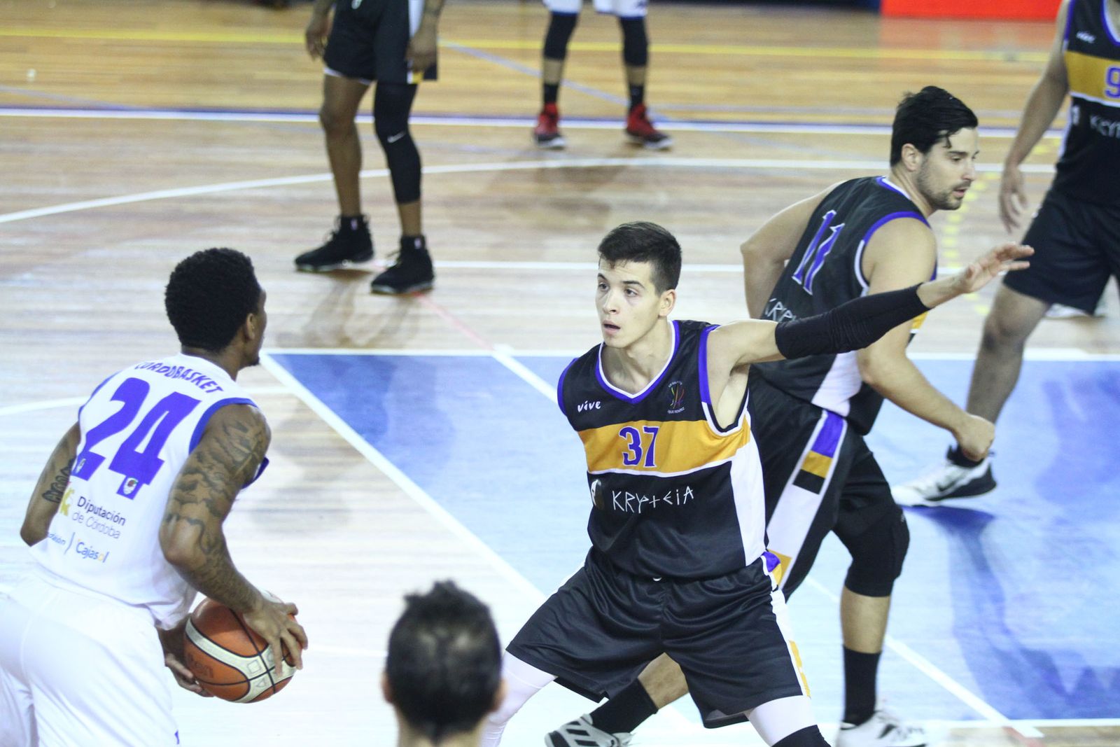 El Krypteia Capital (CBD Enrique Benítez) vence al Muser Auto Basket de Córdoba, en un encuentro con final agónico (82-81)