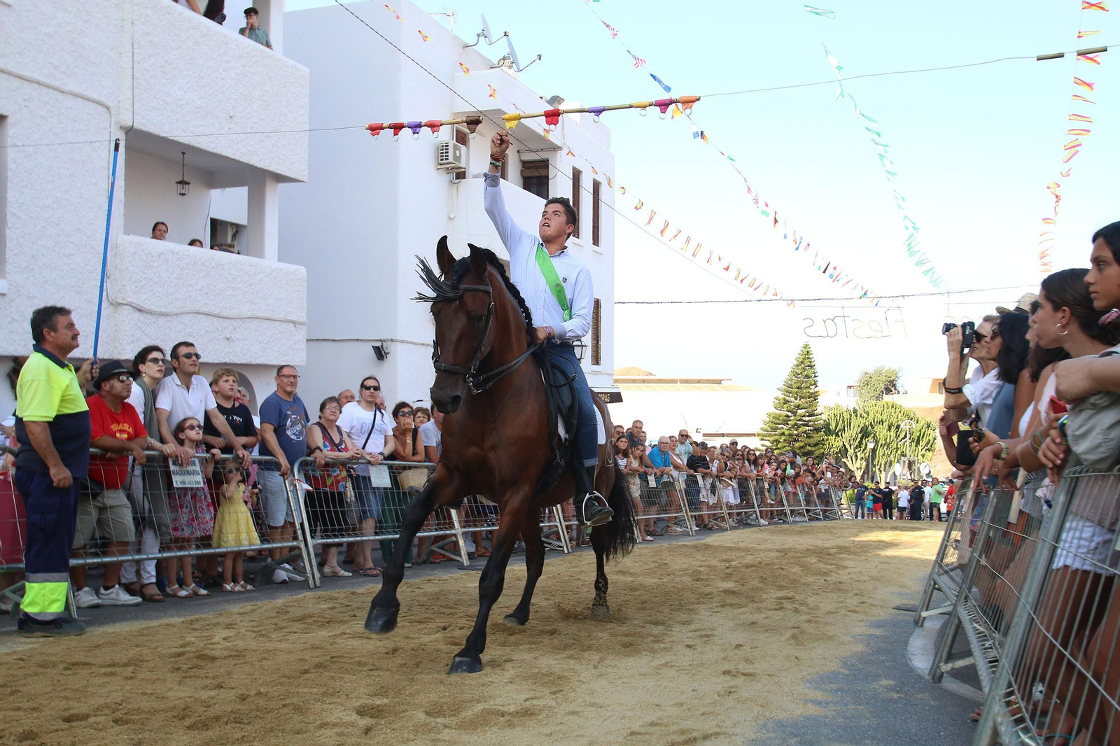 Fotogalería de la carrera de cintas a caballo en Mojácar