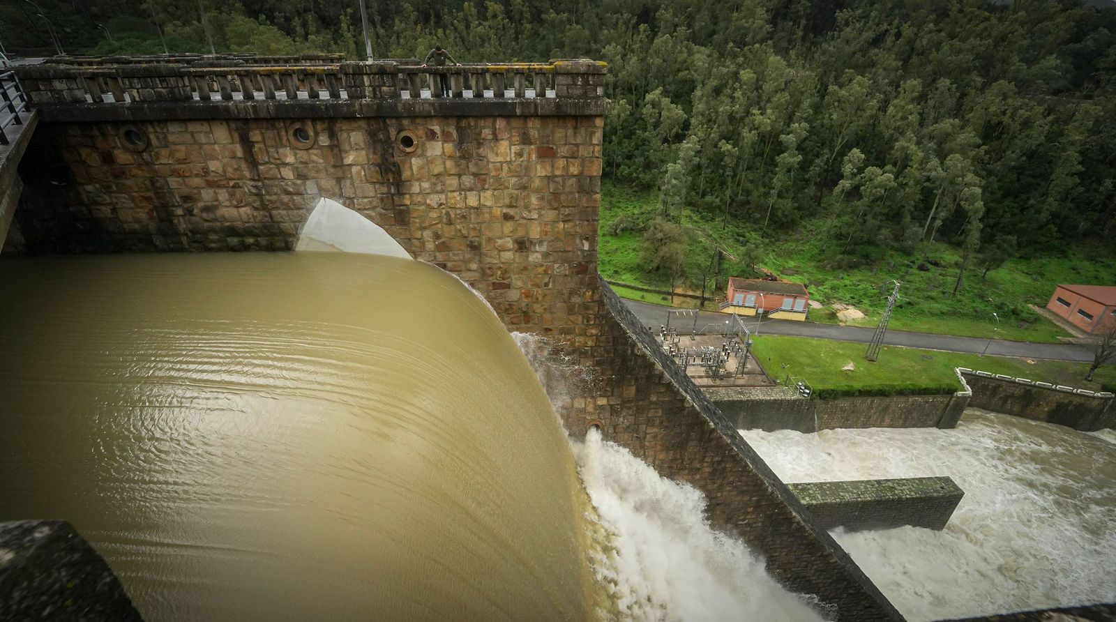 Imágenes del estado actual de los embalses de los Hurones, Guadalcacín y Bornos