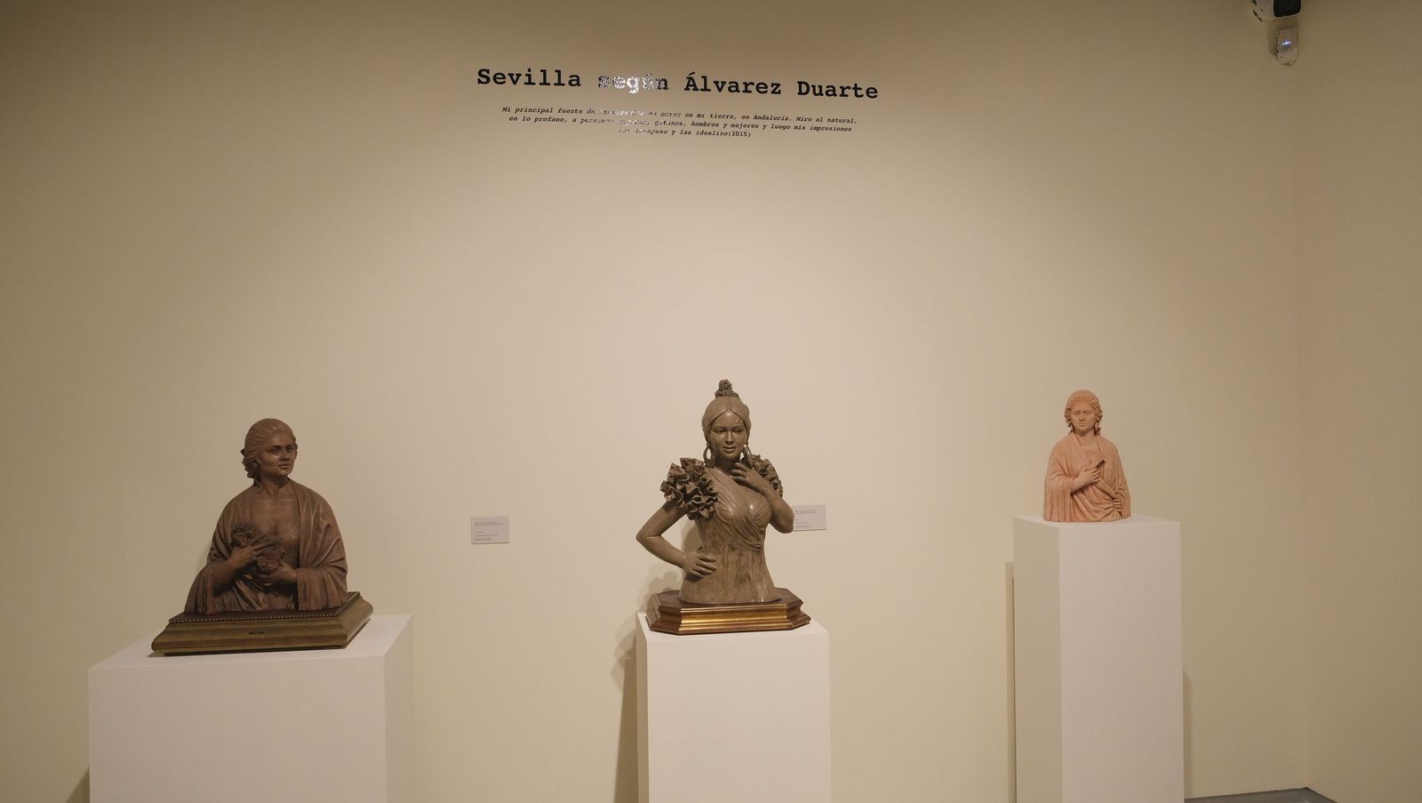 Las fotos de la exposición del escultor e imaginero Luis Álvarez Duarte en el MUREC