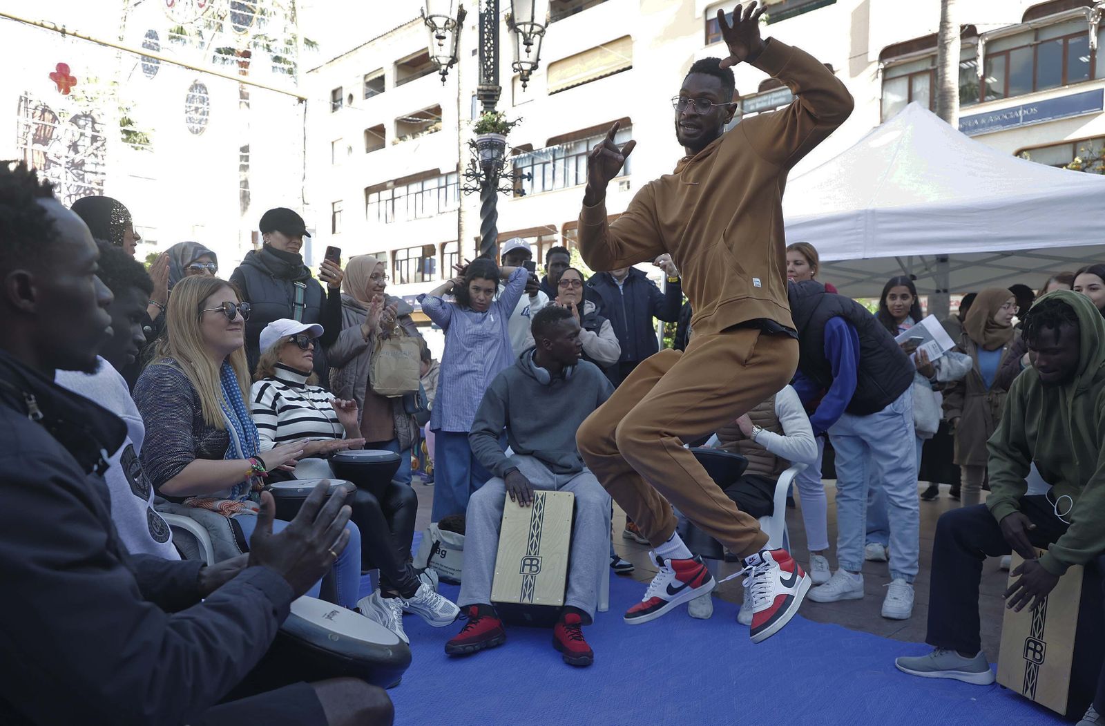 Márgenes y Vínculos celebra el Día Internacional del Migrante en la Plaza Alta