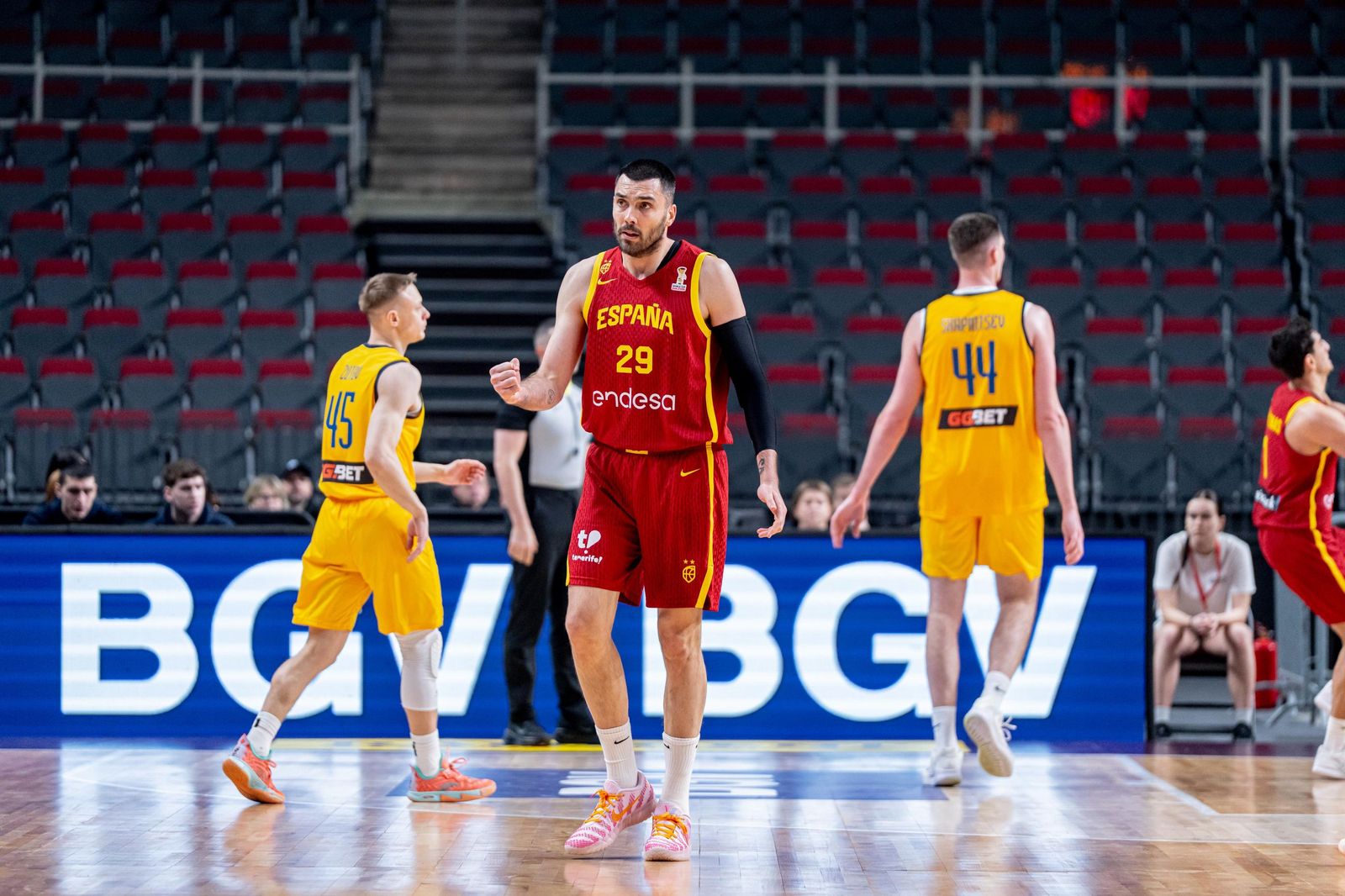 Las mejores fotos del Ucrania-España de baloncesto