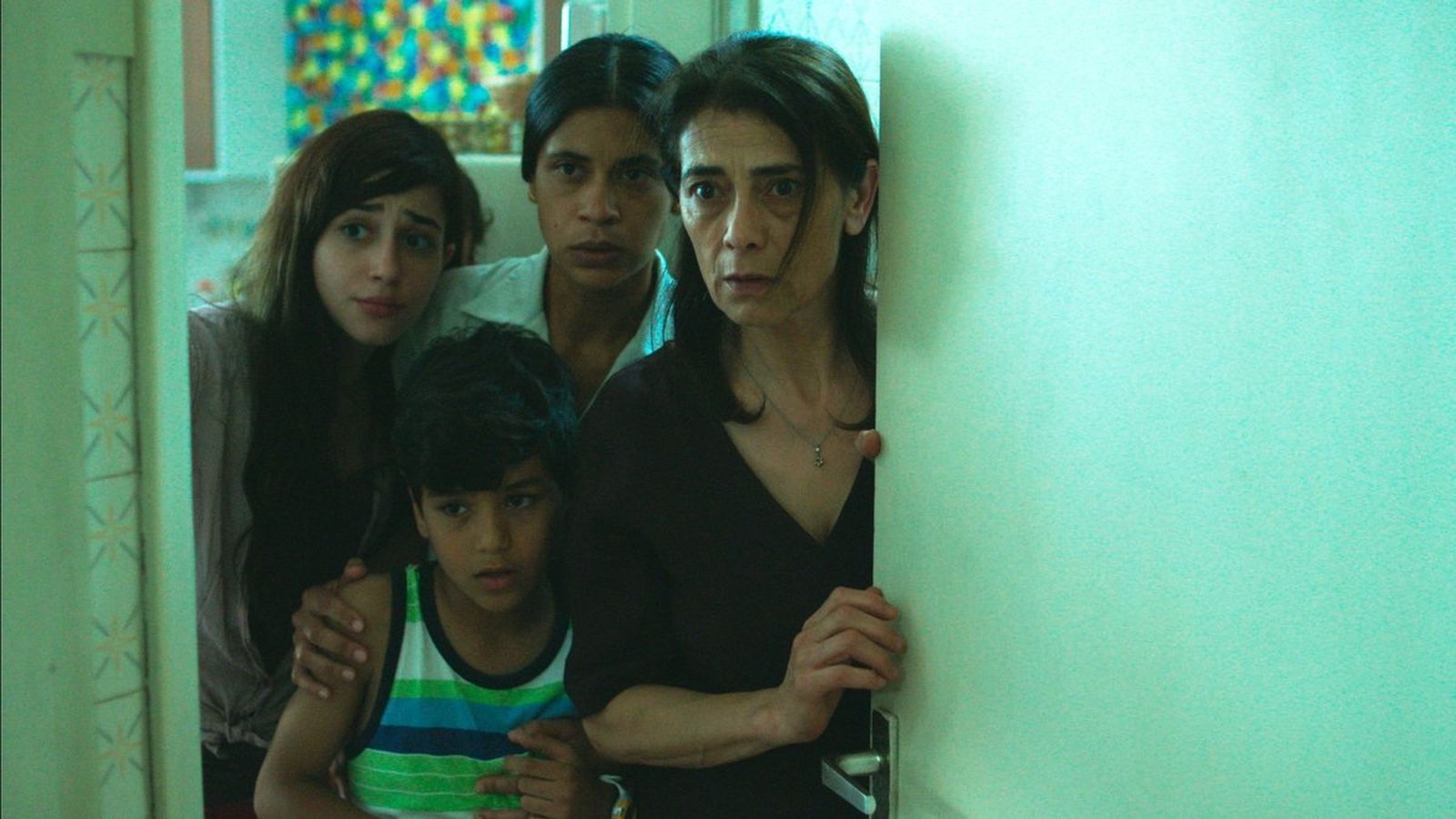 La actriz libanesa Hiam Abbass (a la derecha) destaca en 'Alma Mater'.