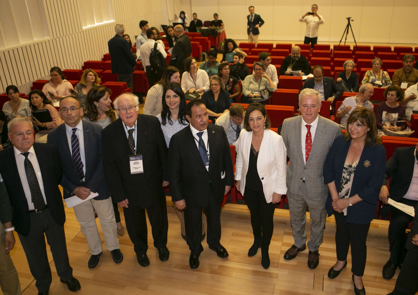 Dirigentes institucionales en la inauguración del encuentro
