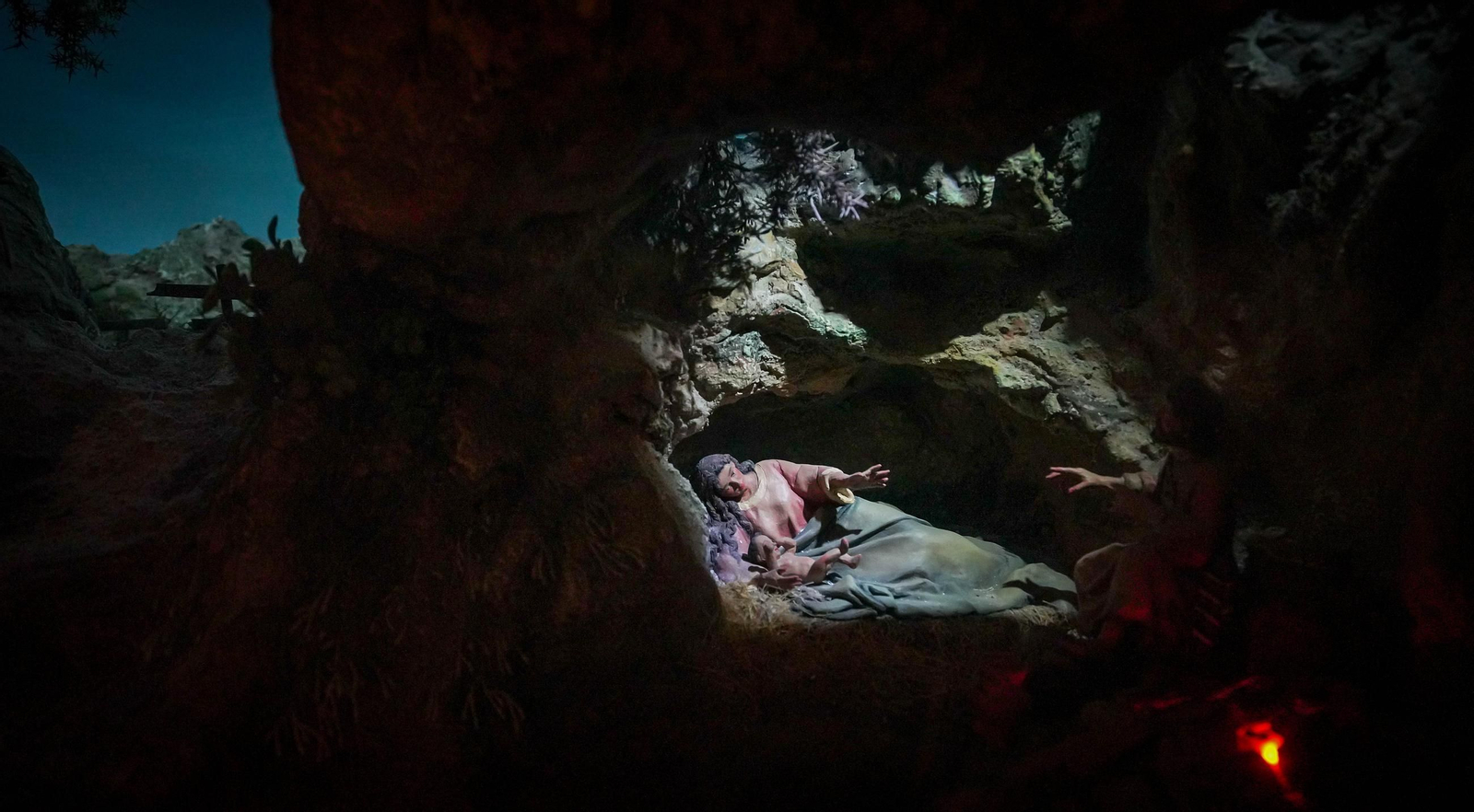 Imágenes de la exposición '50 Navidades montando el Belén' en Jerez