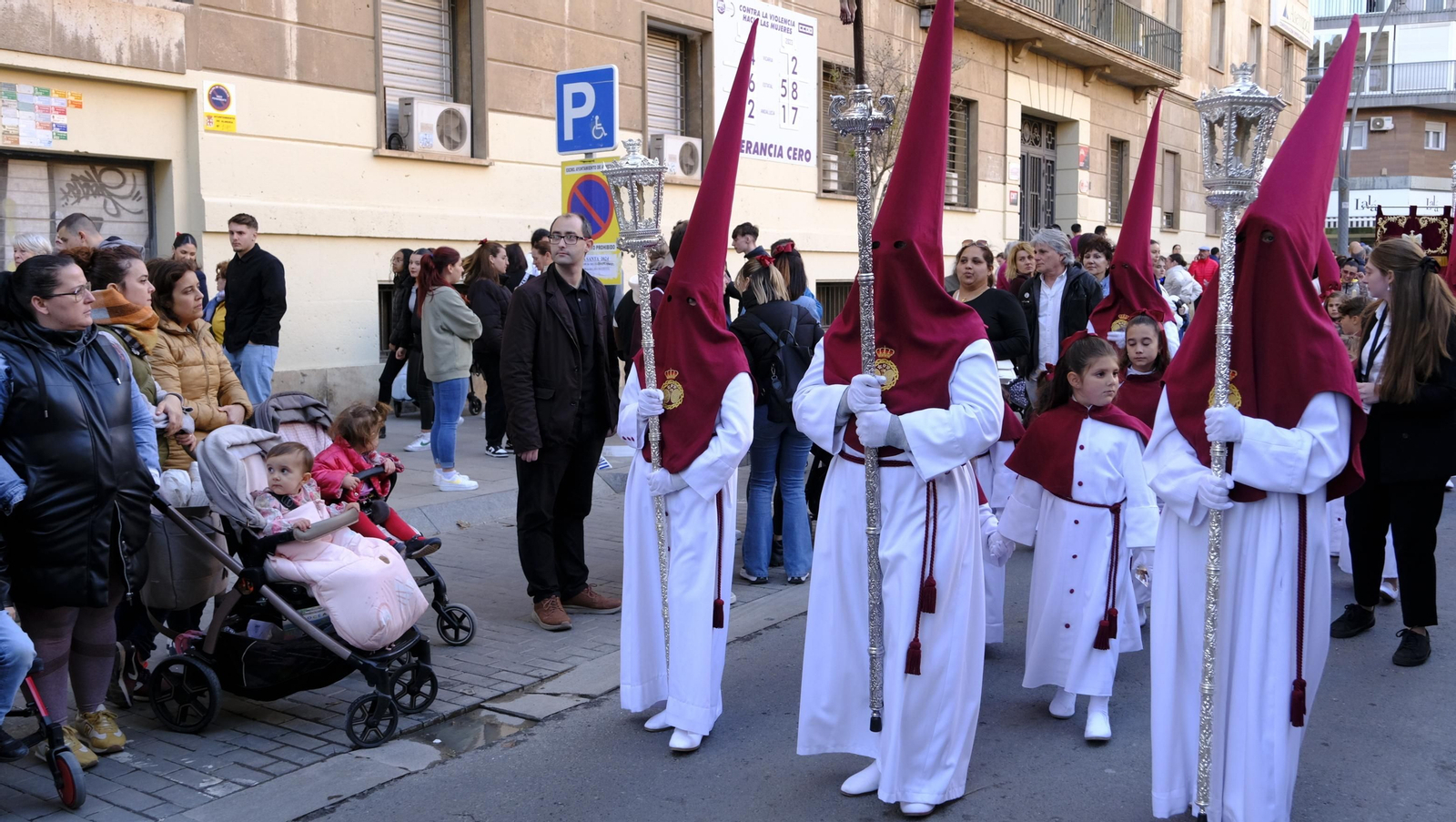 Coronación desaría al viento en su estación de Penitencia