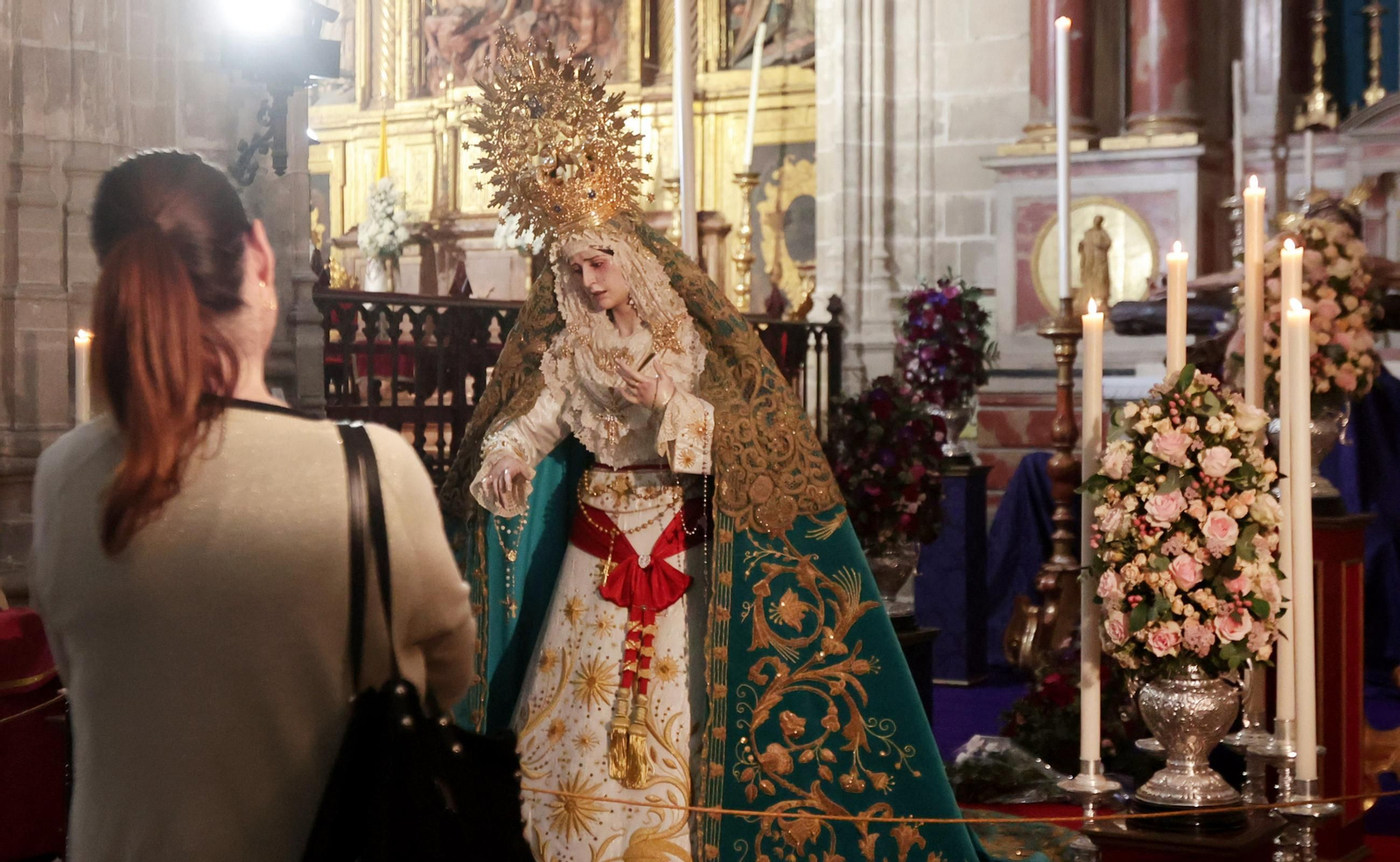 Besapiés y besamanos del cuarto domingo de Cuaresma en Jerez 2025