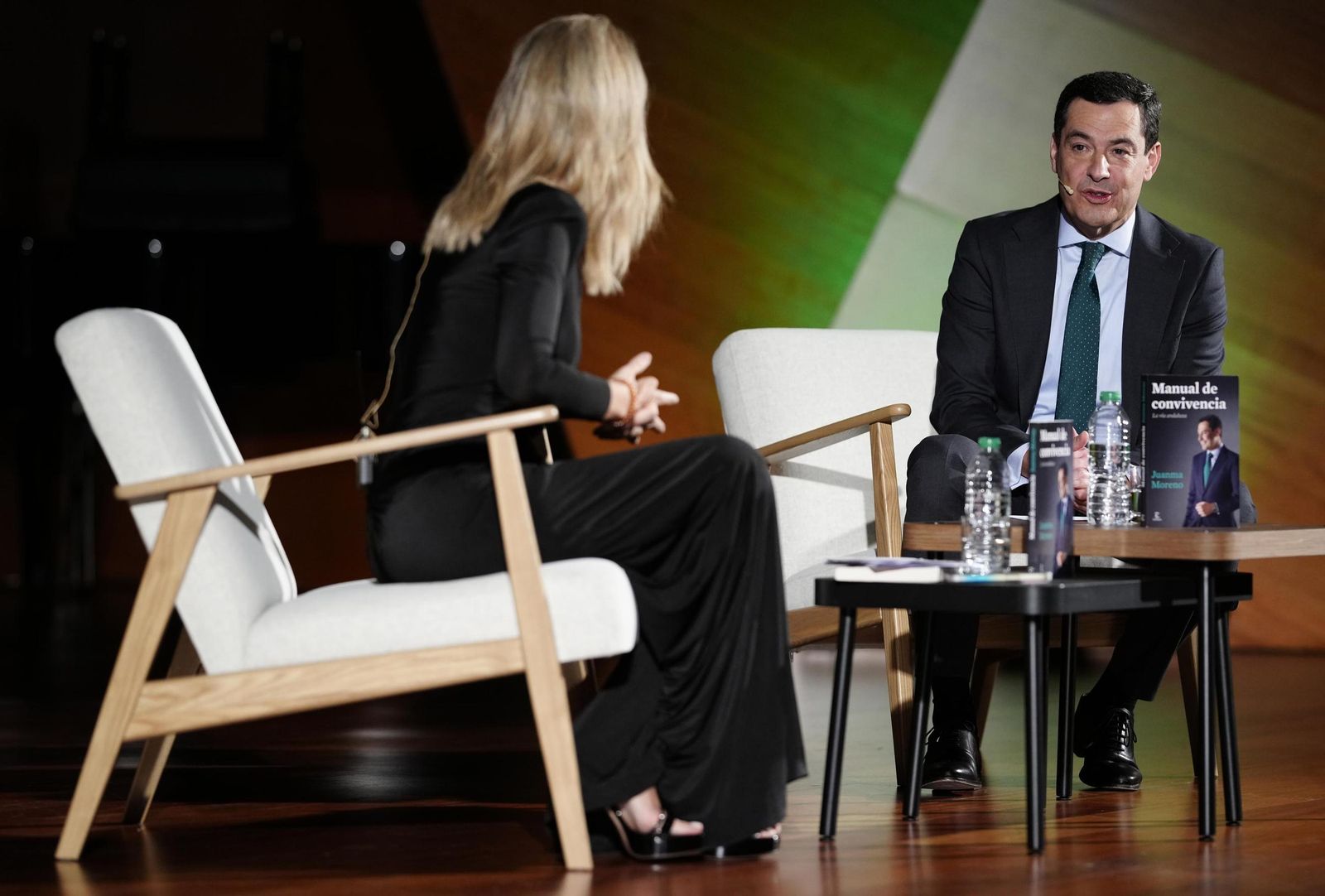 Las fotos de la presentación del libro de Juanma Moreno en Madrid